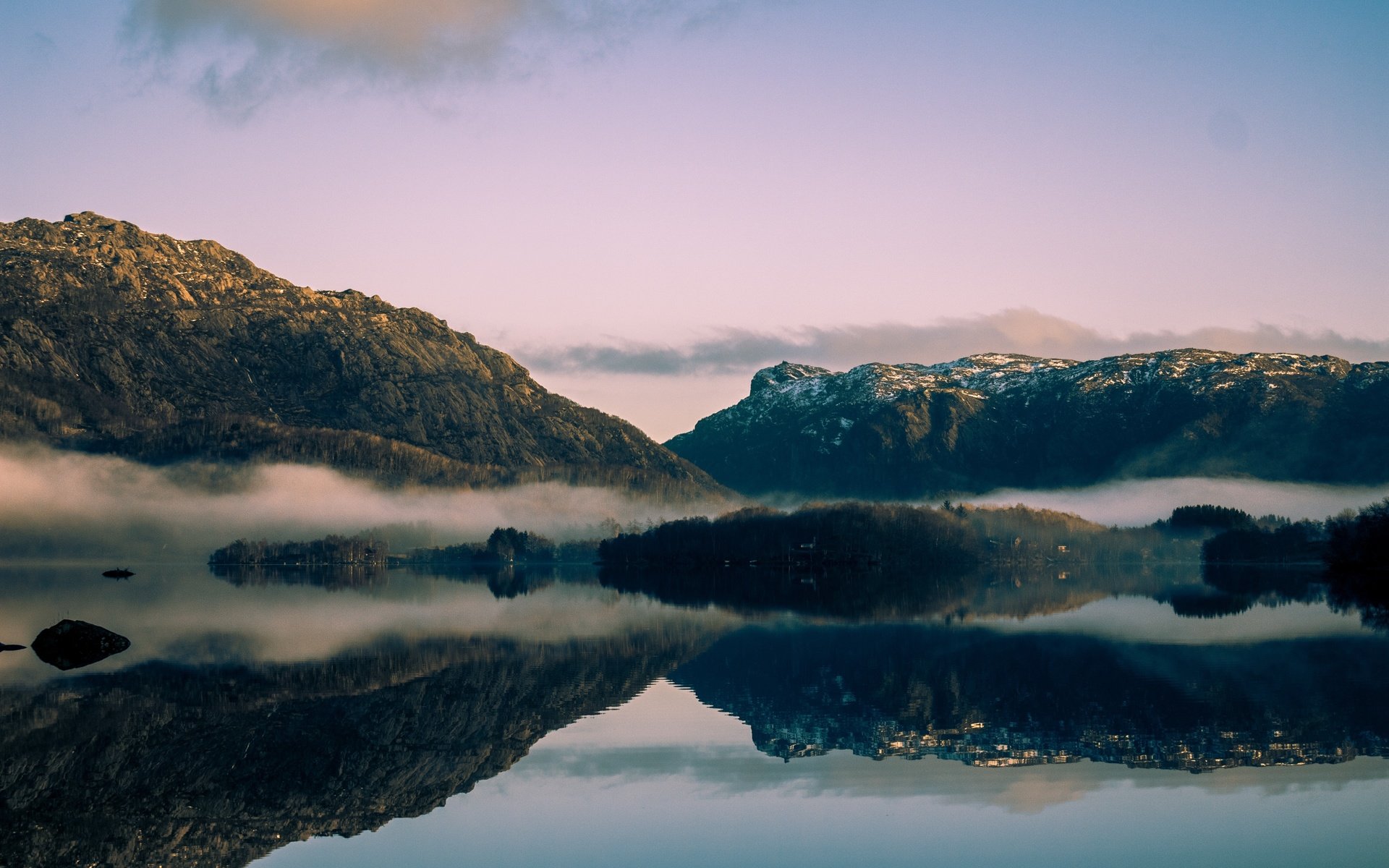 Обои небо, облака, озеро, горы, солнце, туман, норвегия, the sky, clouds, lake, mountains, the sun, fog, norway разрешение 5184x3456 Загрузить