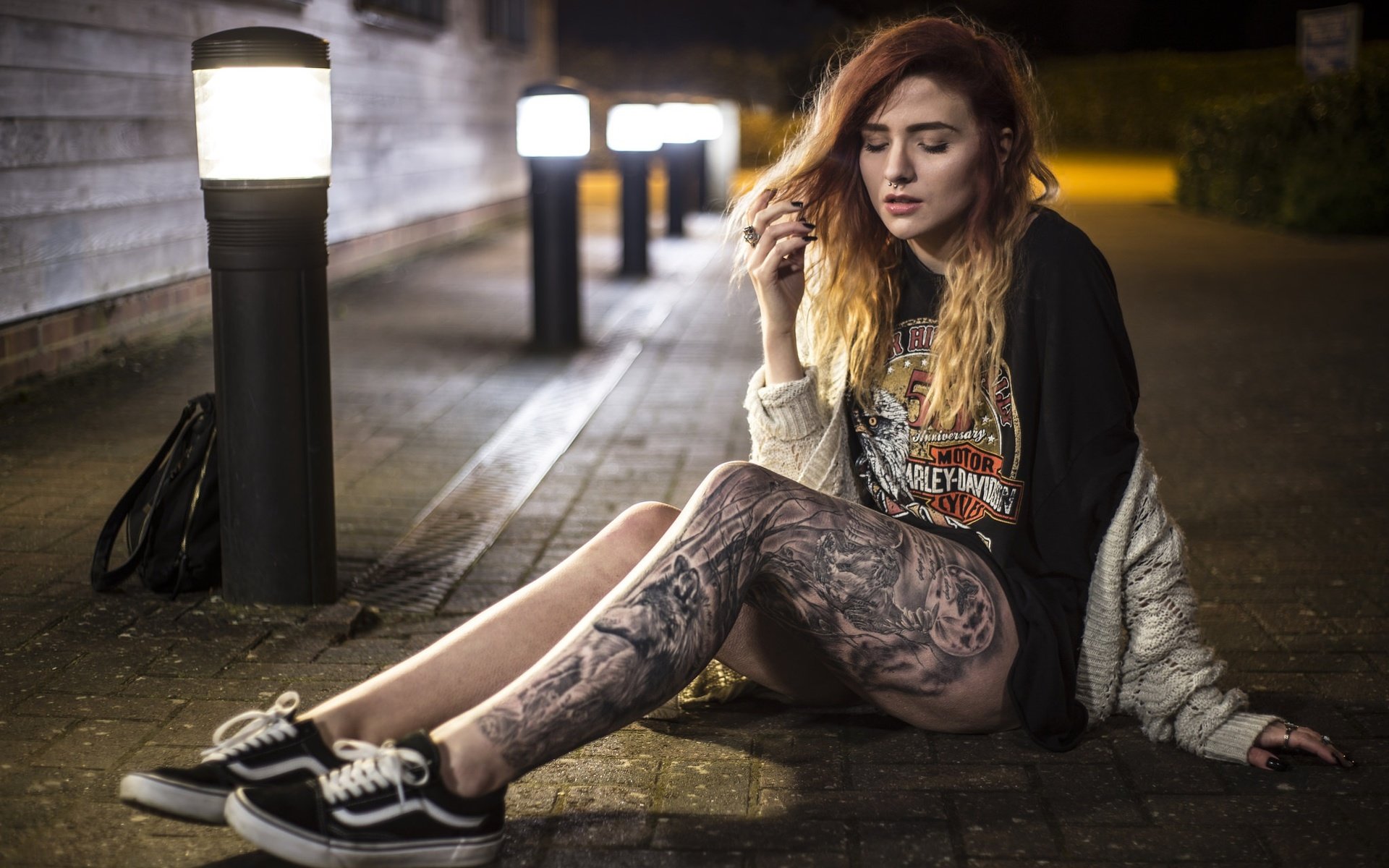 Обои девушка, улица, тату, girl, street, tattoo разрешение 2048x1365 Загрузить