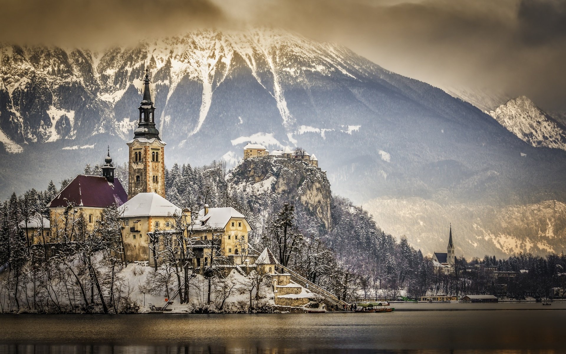 Обои озеро, горы, зима, словения, бледское озеро, lake, mountains, winter, slovenia, lake bled разрешение 2048x1365 Загрузить