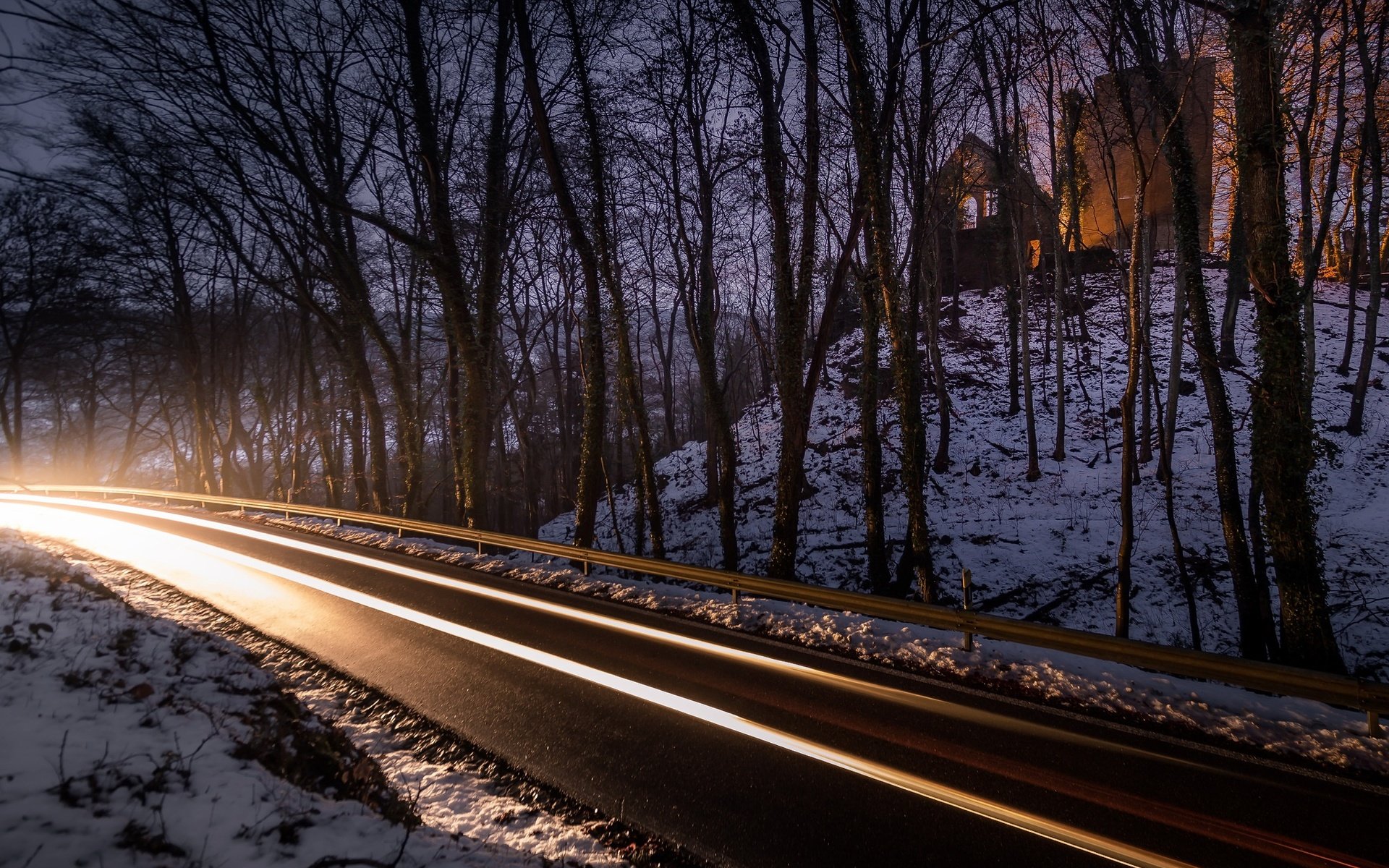 Обои дорога, ночь, деревья, огни, снег, природа, road, night, trees, lights, snow, nature разрешение 2048x1300 Загрузить