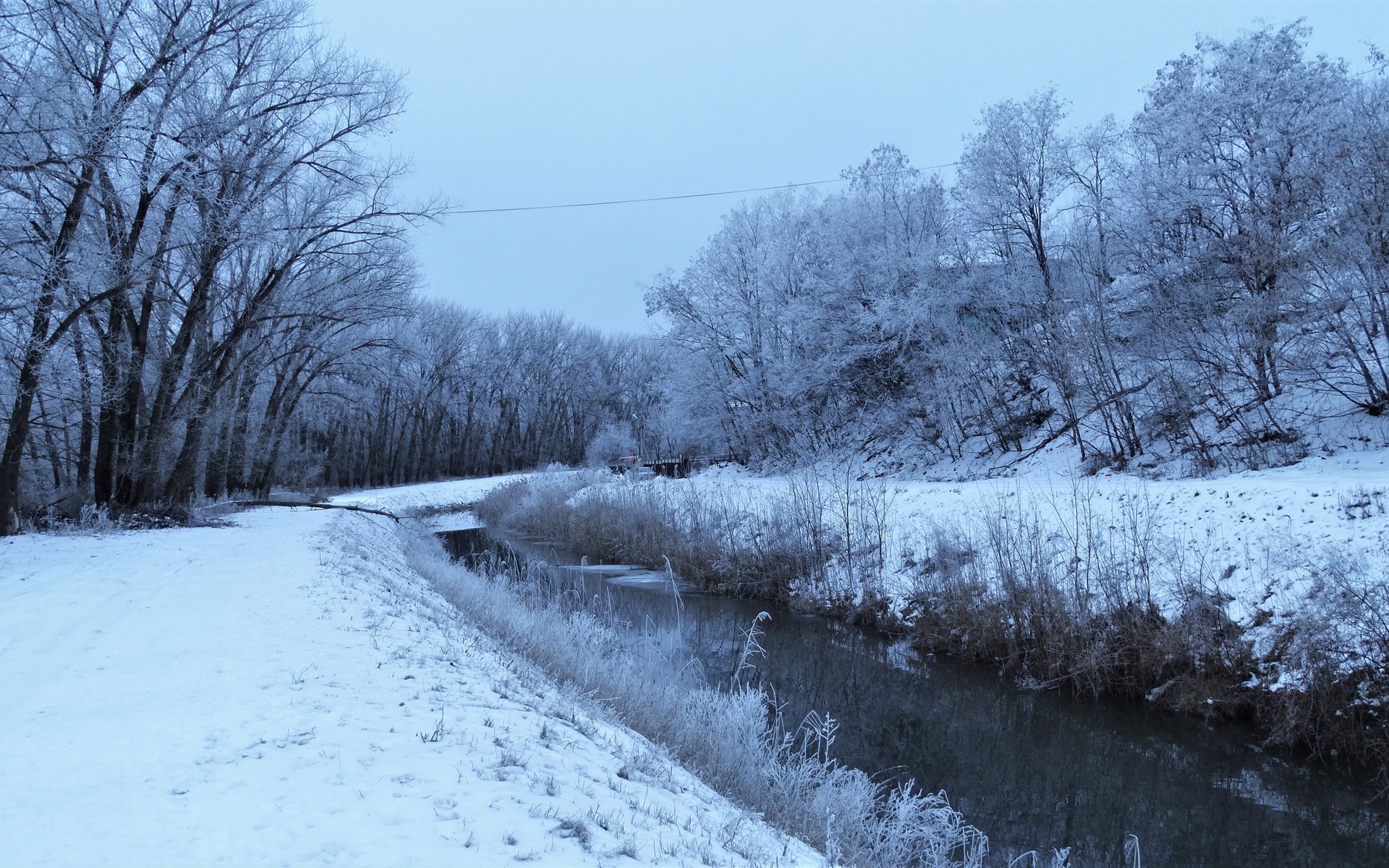 Обои снег, зима, иней, речка, snow, winter, frost, river разрешение 5184x2520 Загрузить