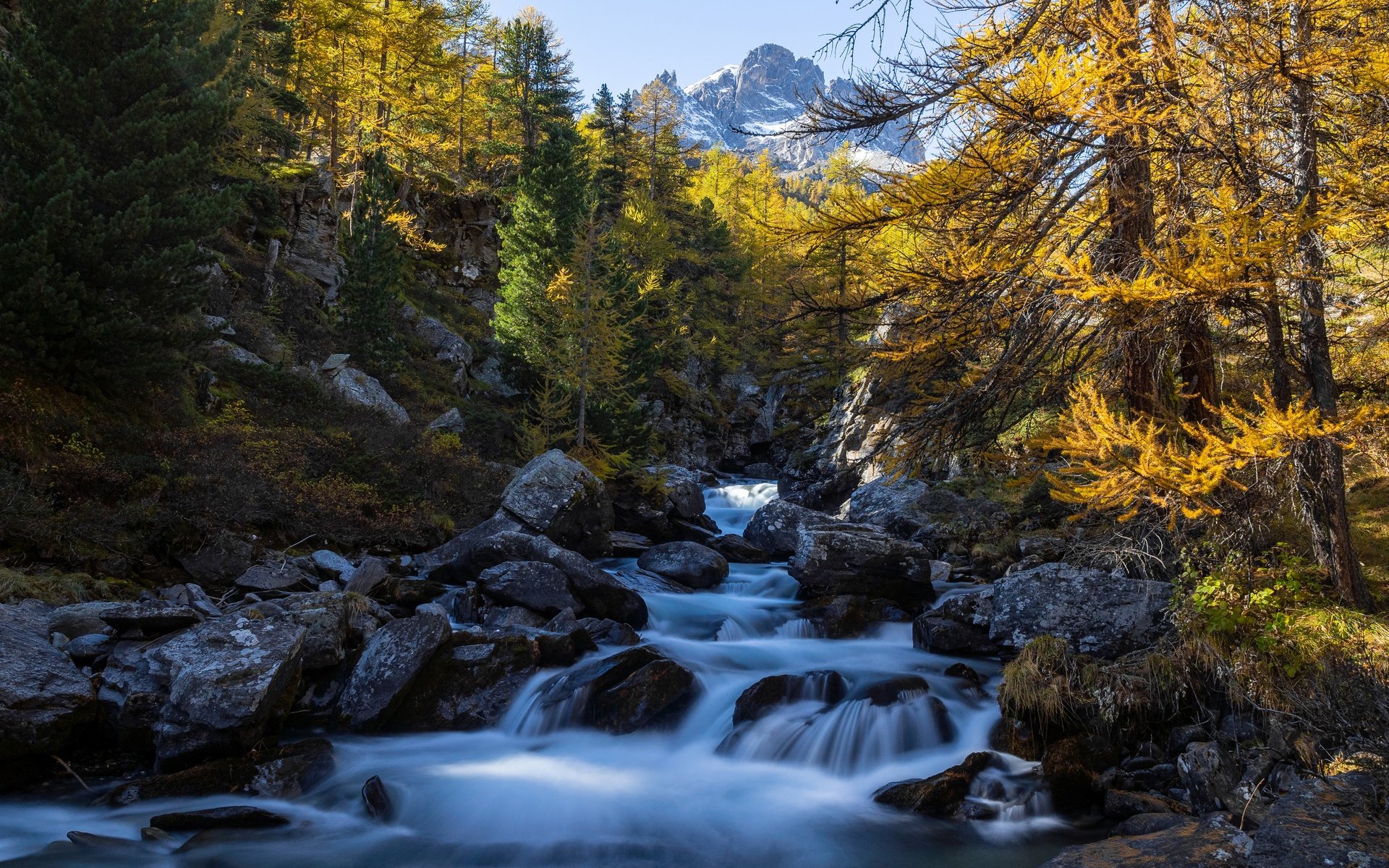 Обои деревья, река, горы, камни, лес, осень, франция, trees, river, mountains, stones, forest, autumn, france разрешение 5184x3456 Загрузить