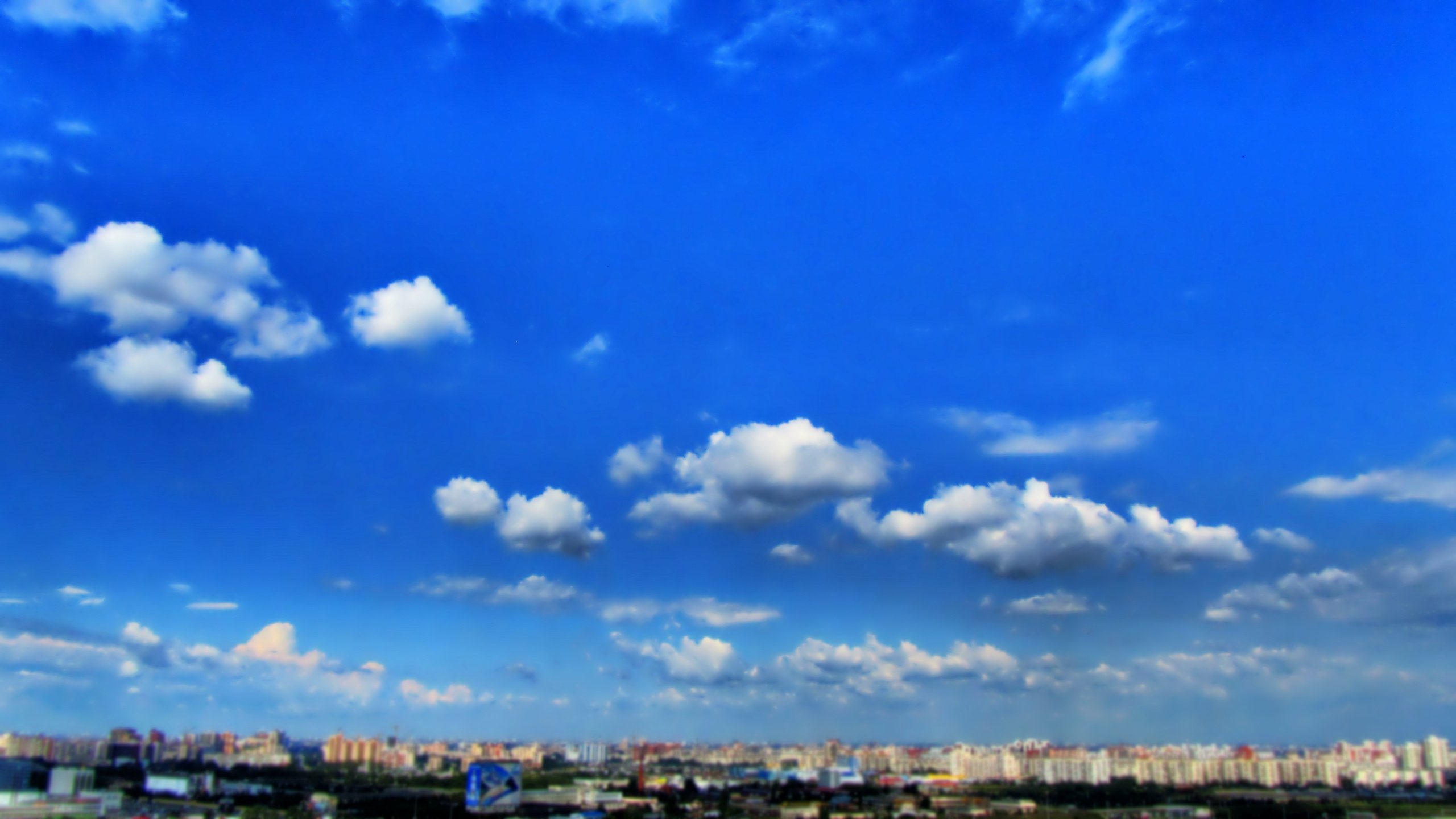 Обои небо, облака, горизонт, город, nebo -gorod -den, городской пейзаж, the sky, clouds, horizon, the city, the urban landscape разрешение 4320x2432 Загрузить