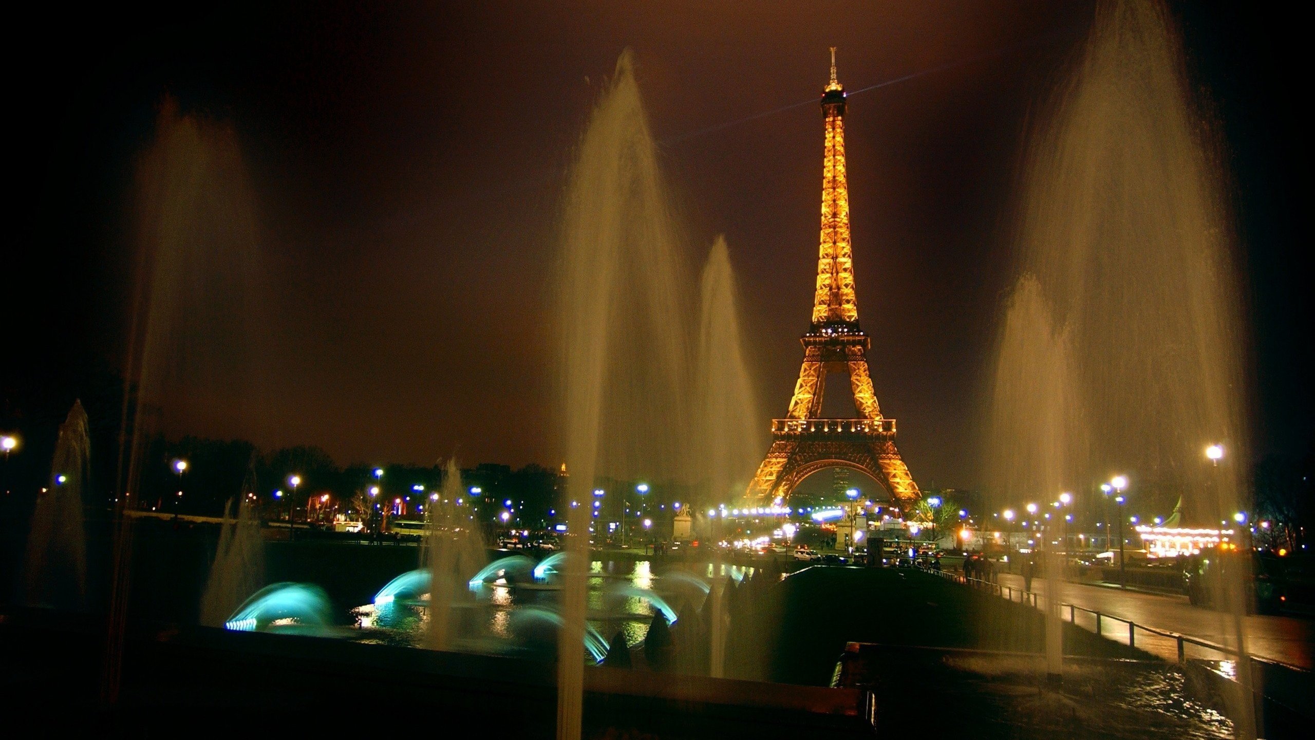 Обои ночь, париж, фонтан, эйфелева башня, night, paris, fountain, eiffel tower разрешение 2560x1600 Загрузить
