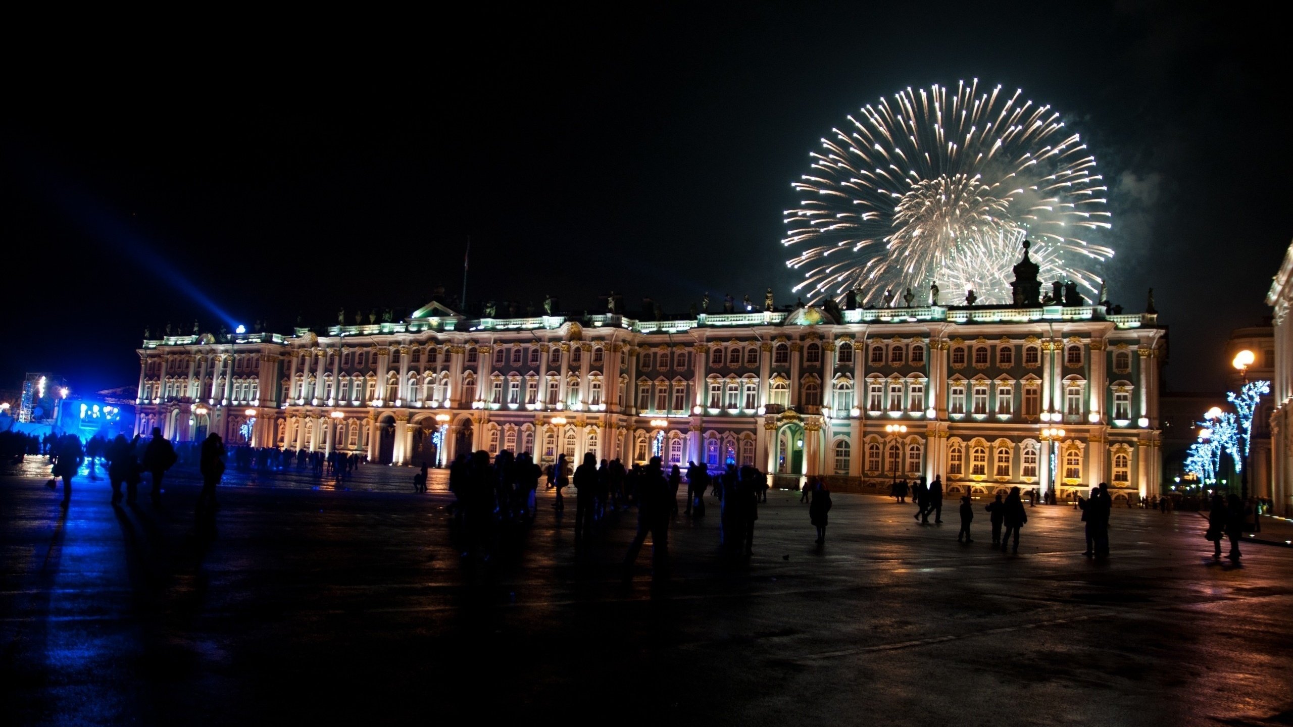 Обои ночь, новый год, салют, санкт-петербург, зимний дворец, night, new year, salute, saint petersburg, the winter palace разрешение 2560x1600 Загрузить