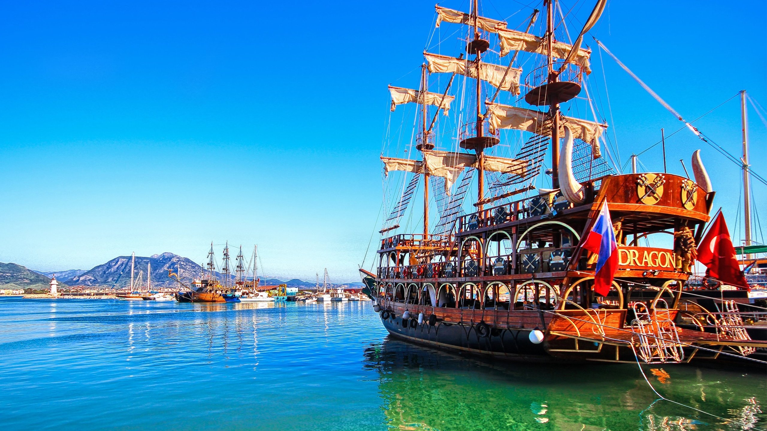 Обои парусный корабль в порту аланьи, sailing ship in the port of alanya разрешение 2880x1800 Загрузить