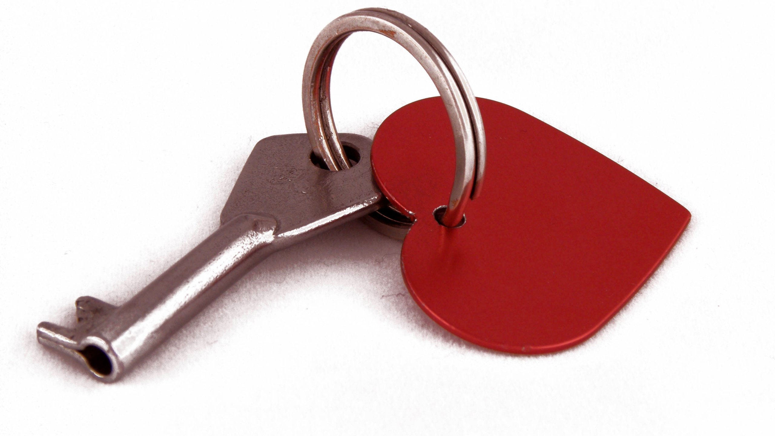 Обои сердечко, ключ, сердце, белый фон, красное, heart, key, white background, red разрешение 3072x2304 Загрузить