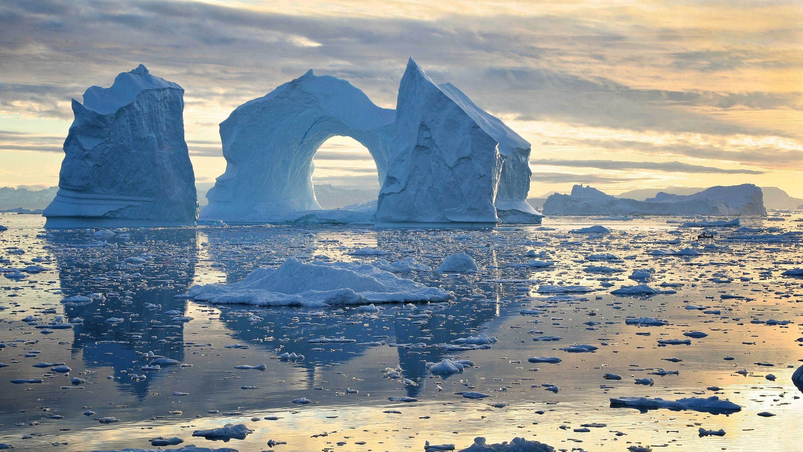 Обои залив, гренландия, айсберги, залив диско, bay, greenland, icebergs, disko bay разрешение 3422x1926 Загрузить