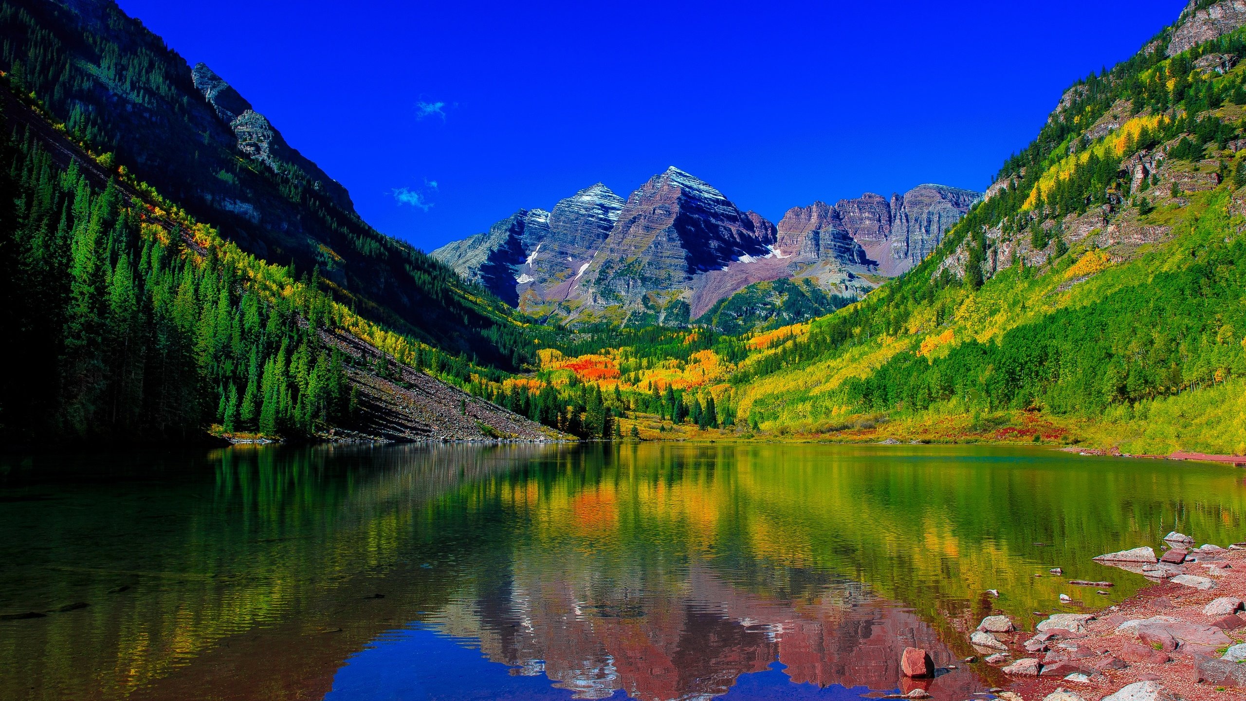 Обои деревья, горы, пейзаж, осень, марун-беллс, colorado.озеро, trees, mountains, landscape, autumn, maroon bells, colorado.lake разрешение 2880x1920 Загрузить