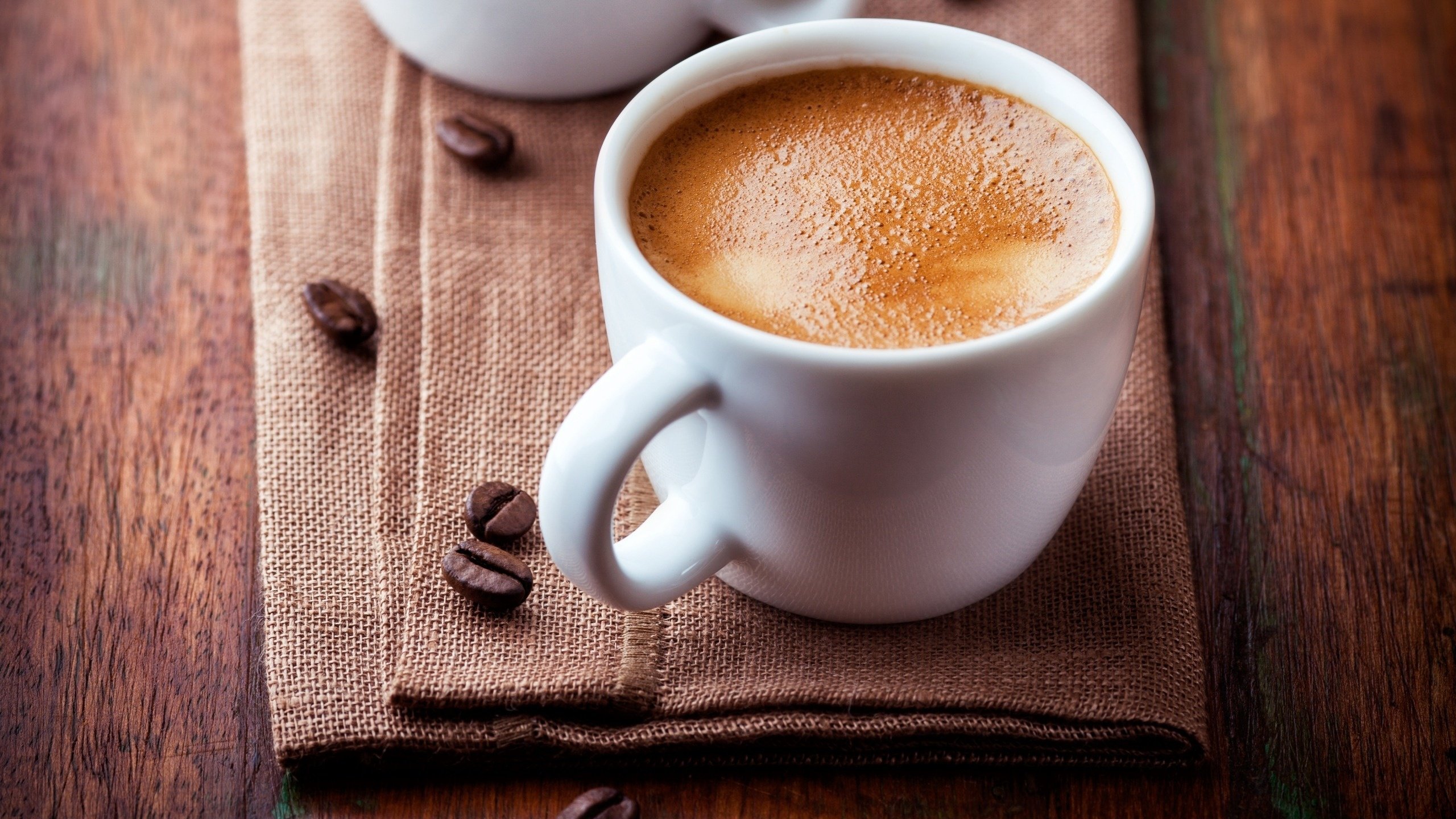 Обои кофе, чашка, кубок, зерна кофе, кофе в зернах, coffee, cup, coffee beans, coffee bean разрешение 2560x1600 Загрузить