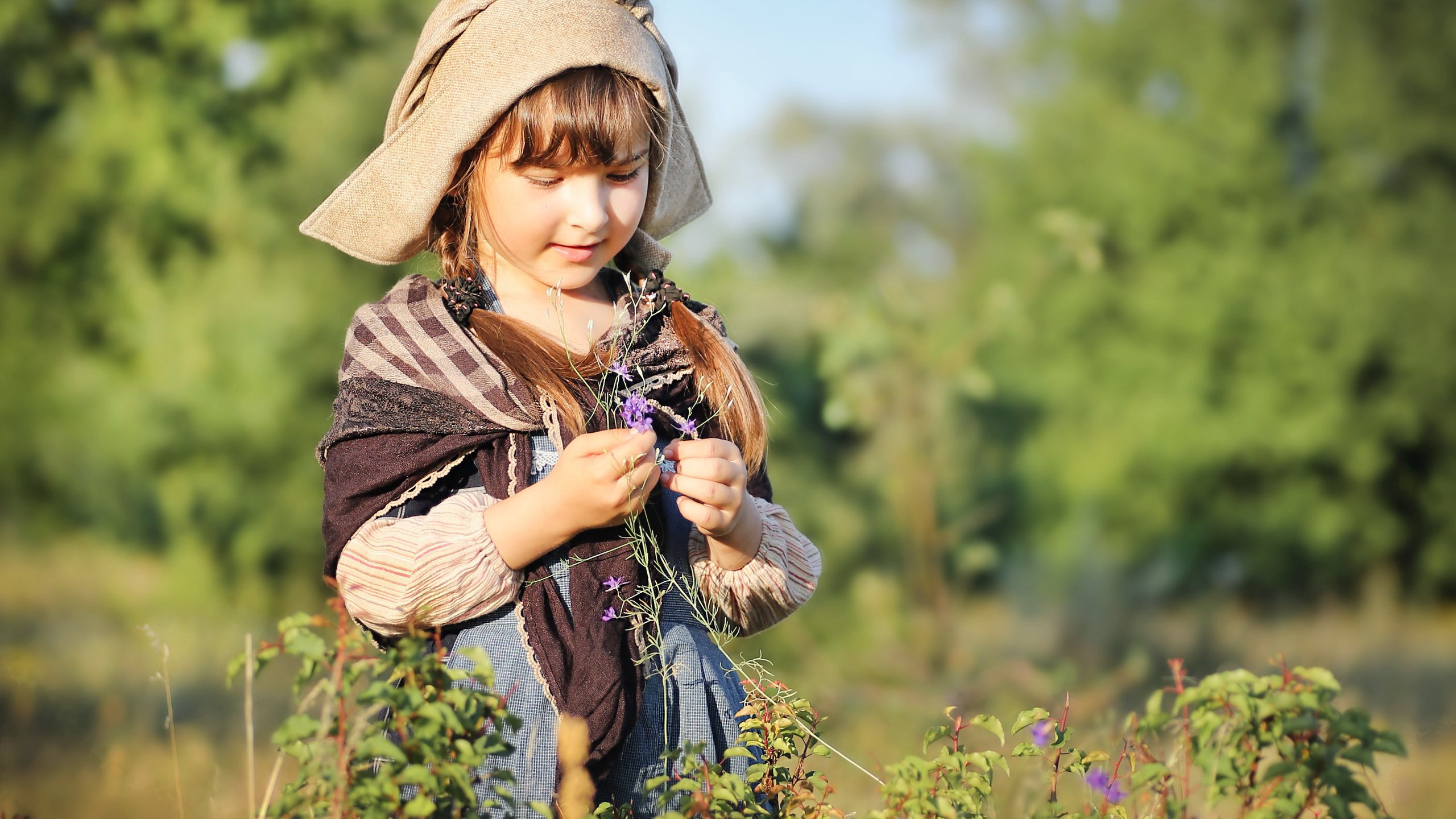 Обои цветы, природа, лето, дети, девочка, косички, flowers, nature, summer, children, girl, braids разрешение 3840x2560 Загрузить