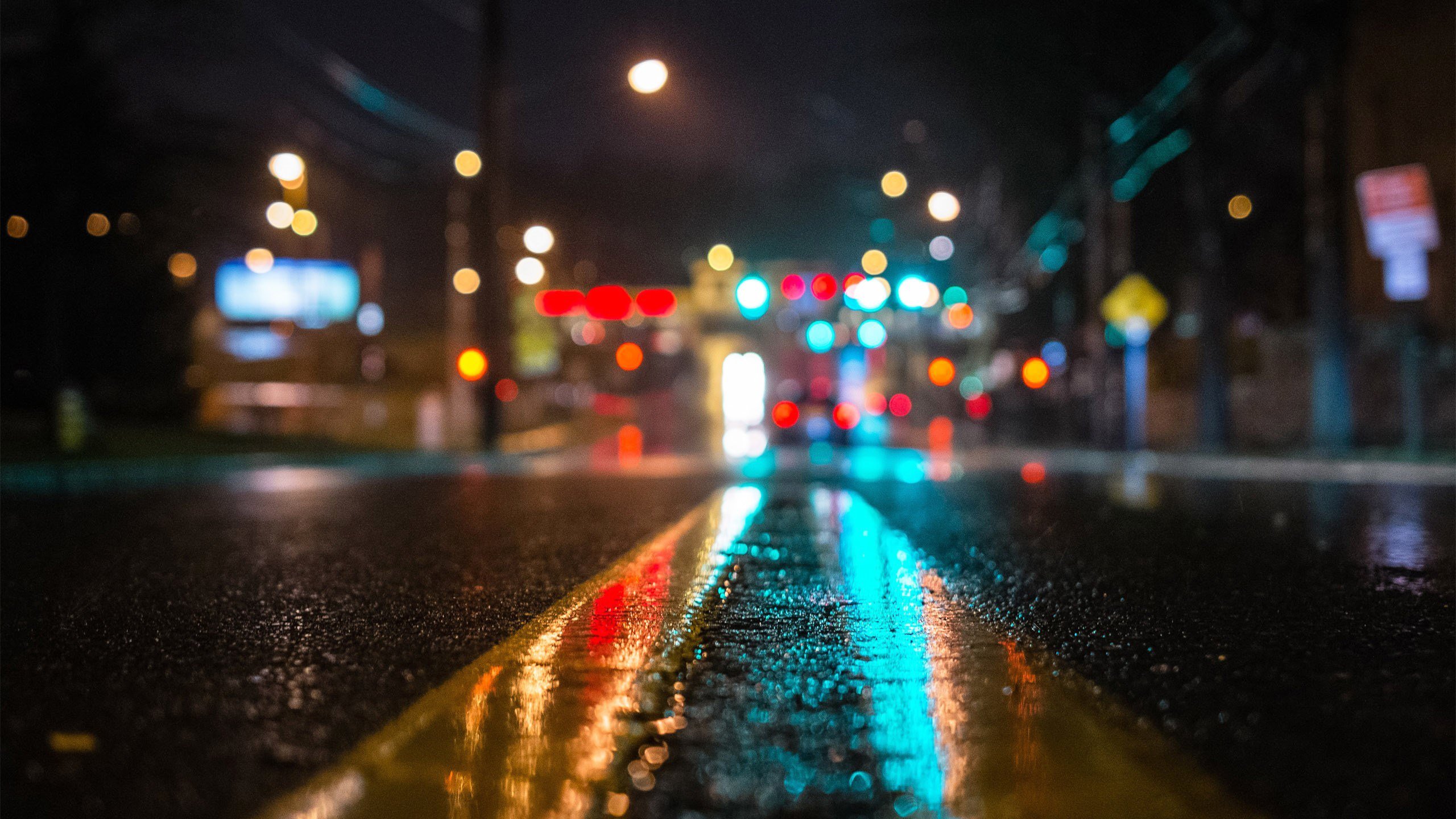 Обои дорога, огни, город, дождь, road, lights, the city, rain разрешение 2560x1600 Загрузить