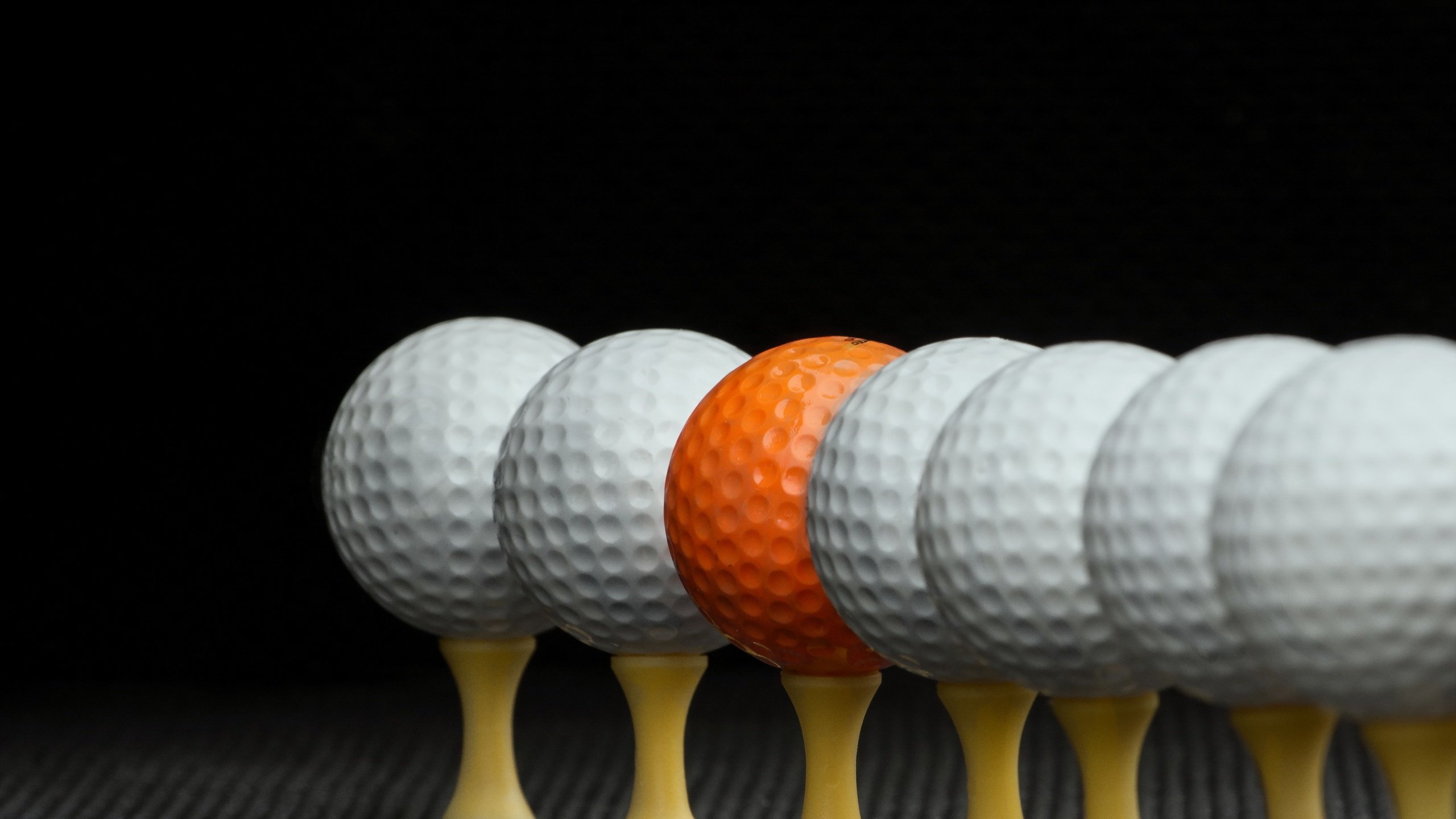 Обои мяч, гольф, етекстура, мячи, бал, the ball, golf, texture, balls, ball разрешение 2560x1707 Загрузить