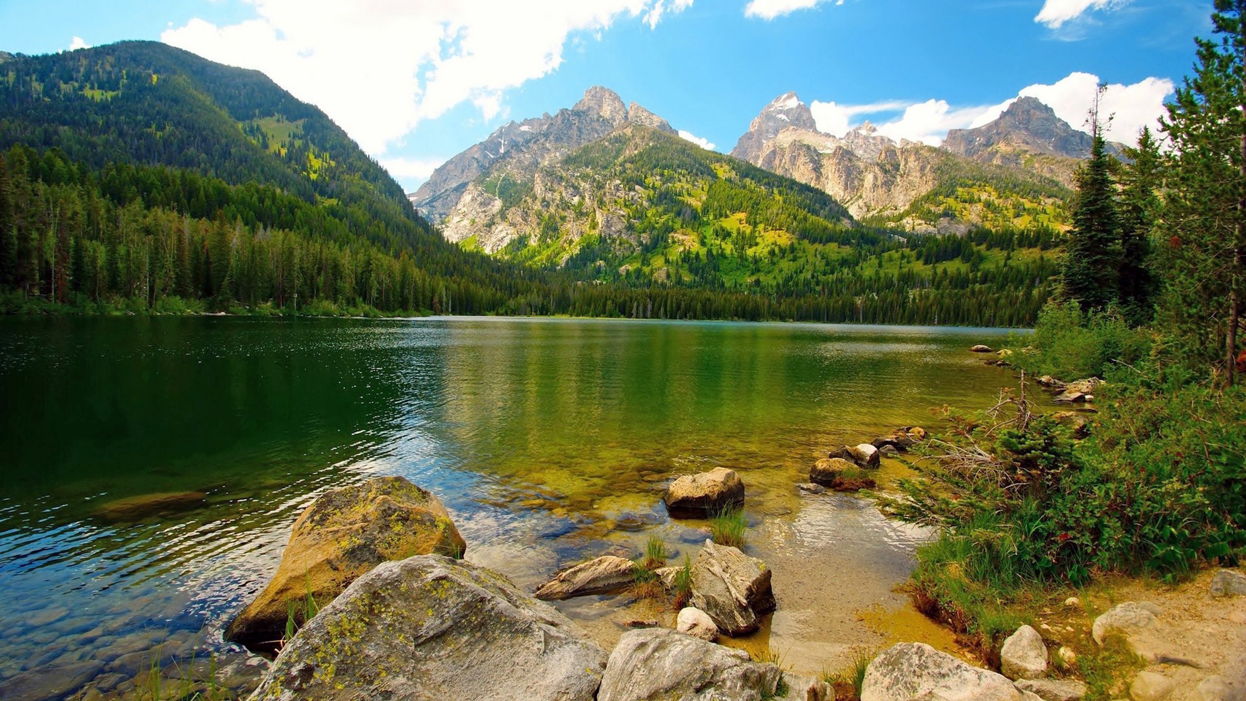 Обои вода, камни, горное озеро, ландшафт, валлпапер, water, stones, mountain lake, landscape, wallpaper разрешение 2560x1600 Загрузить