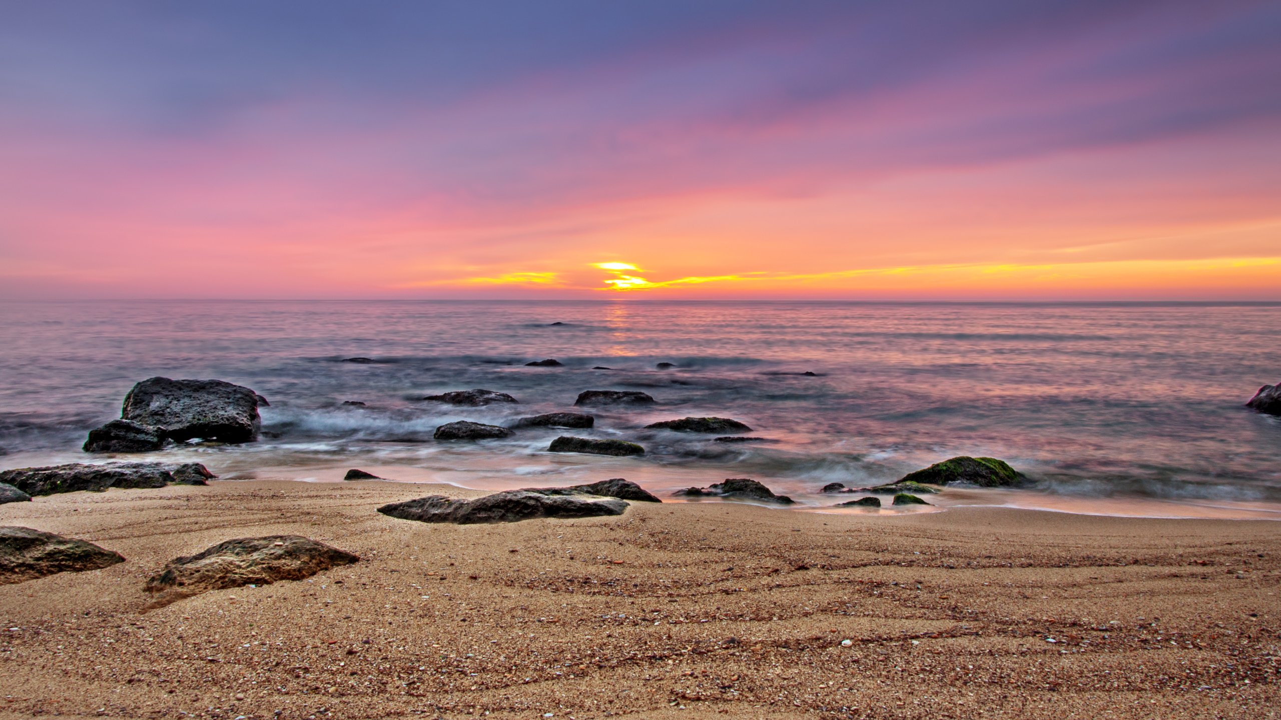 Обои небо, камни, закат, море, песок, пляж, волна, песка, the sky, stones, sunset, sea, sand, beach, wave разрешение 4164x2667 Загрузить