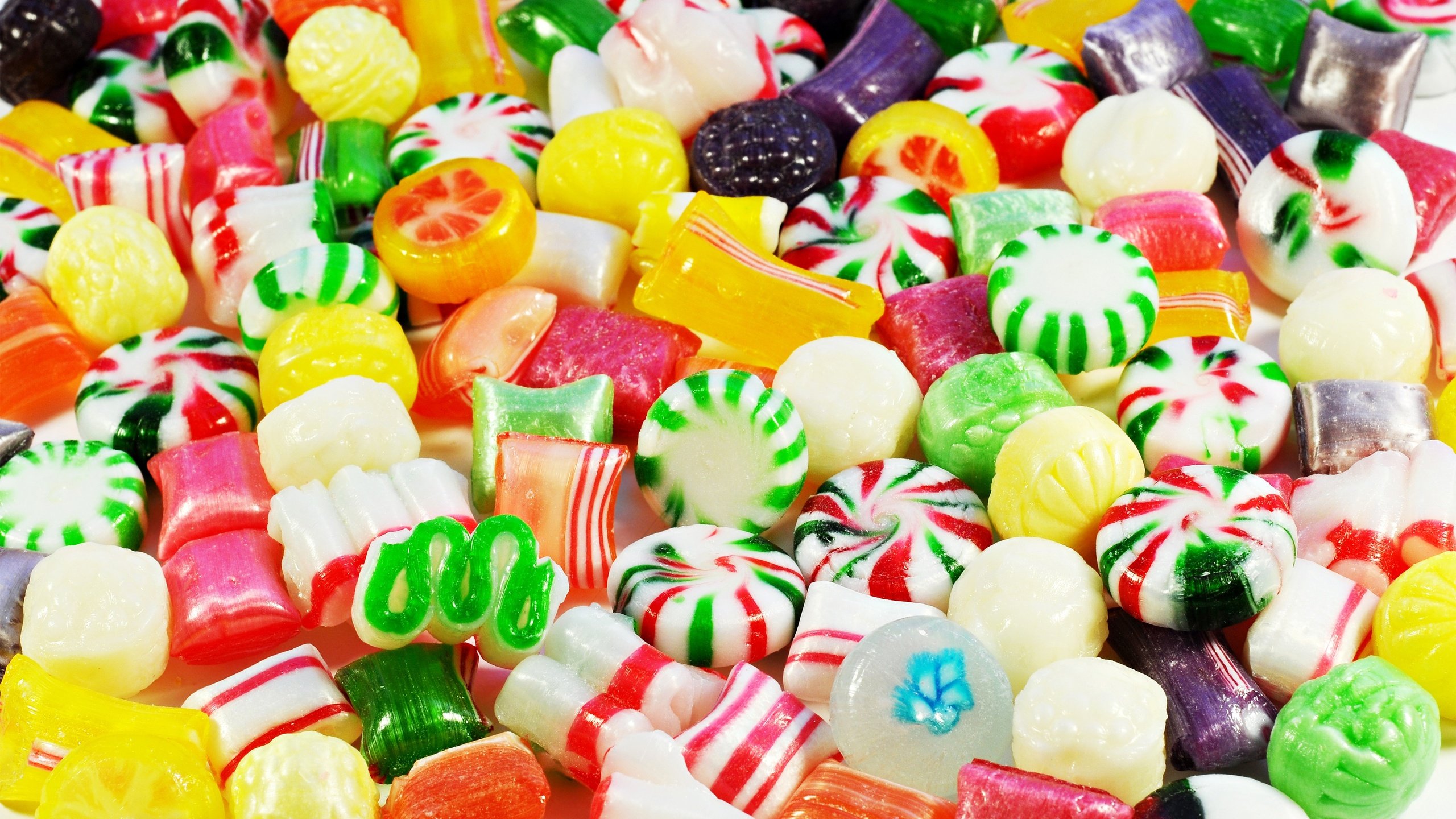 Обои разноцветные, конфеты, красочные, яркие, сладкое, леденцы, конфета, сладенько, леденецы, красочная, colorful, candy, bright, sweet, lollipops разрешение 3750x2340 Загрузить