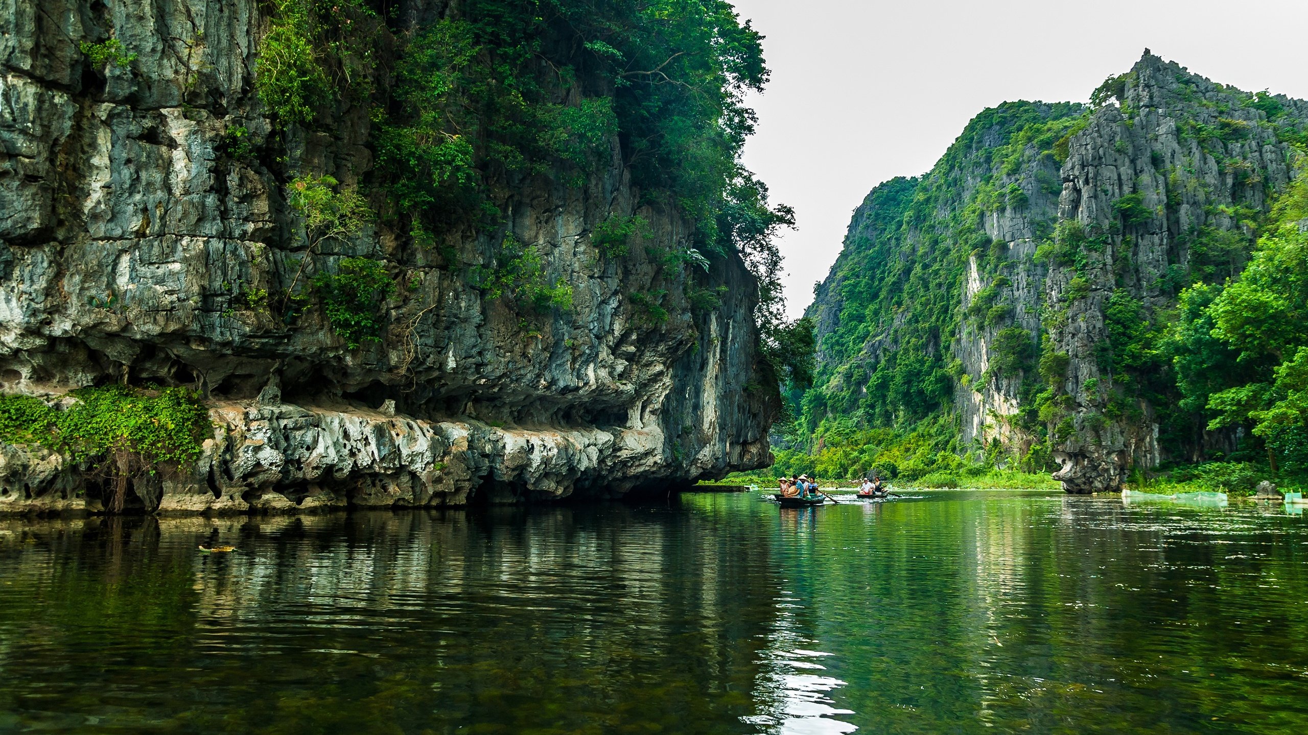 Обои река, скалы, лодки, вьетнам, river, rocks, boats, vietnam разрешение 2560x1476 Загрузить