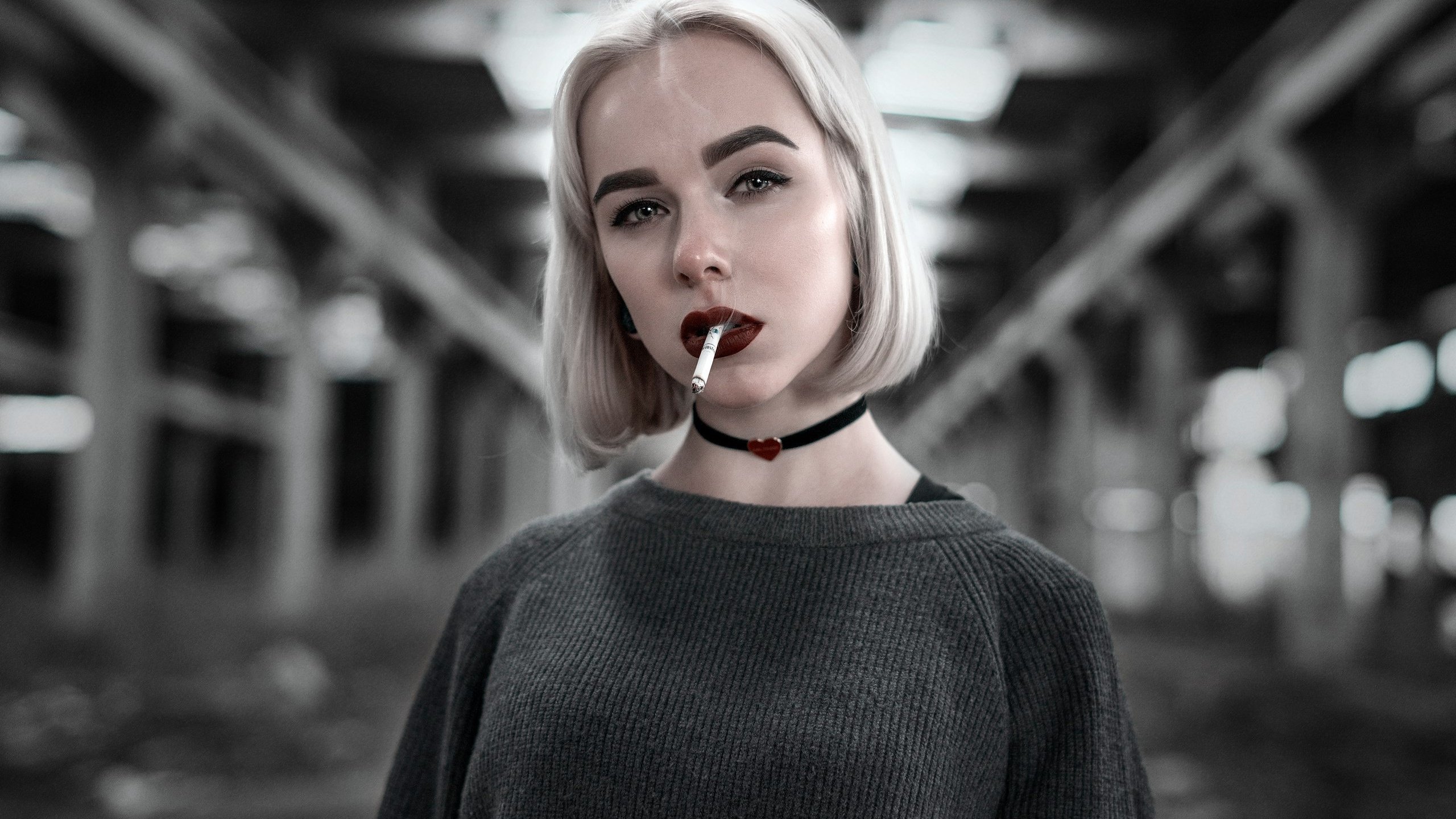 Обои портрет, макияж, сигарета, portrait, makeup, cigarette разрешение 2560x1707 Загрузить