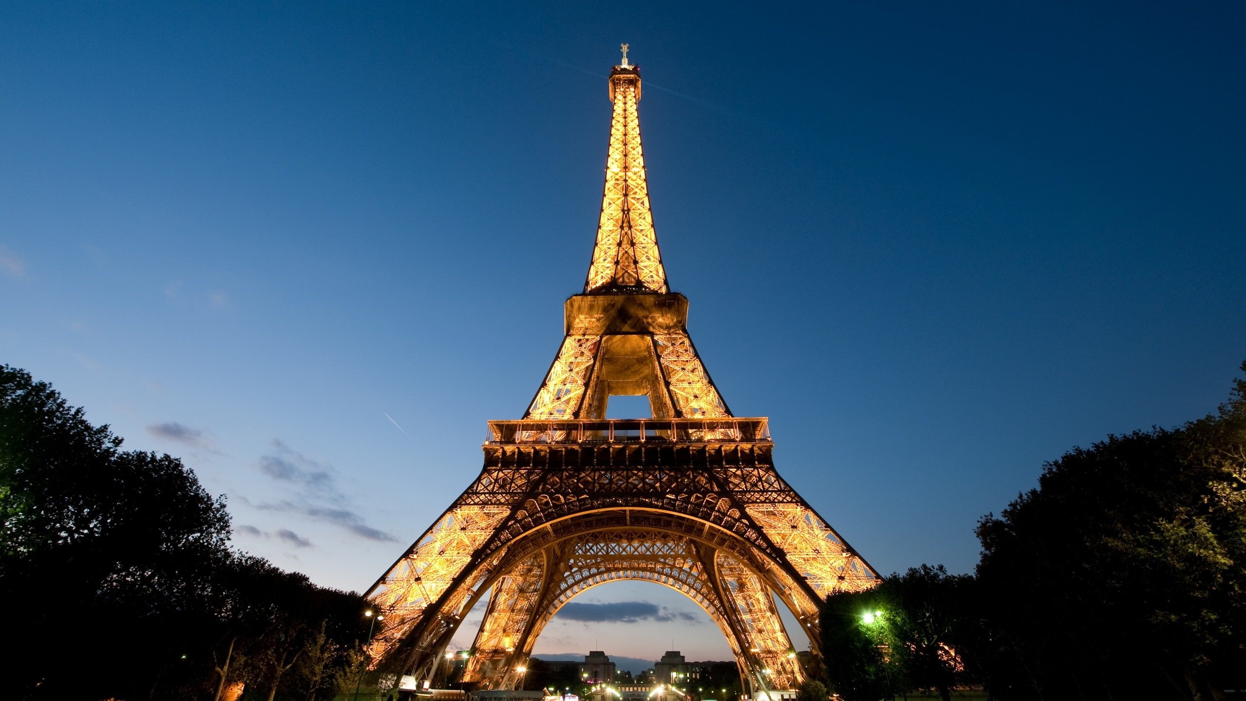 Обои ночь, огни, париж, франция, эйфелева башня, night, lights, paris, france, eiffel tower разрешение 2560x1703 Загрузить