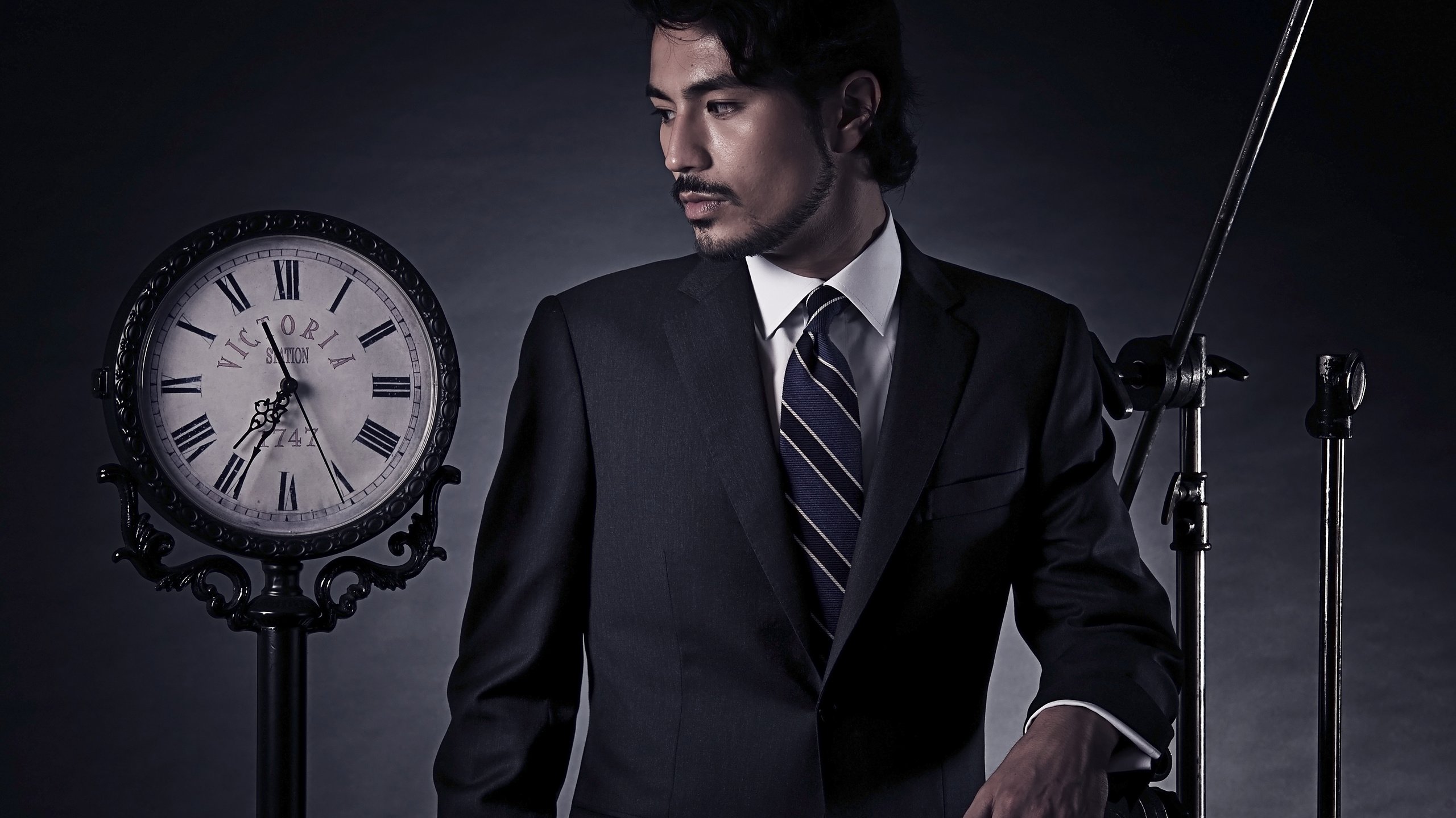 Обои часы, модель, мужчина, брюнет, азиат, watch, model, male, brunette, asian разрешение 3840x2400 Загрузить
