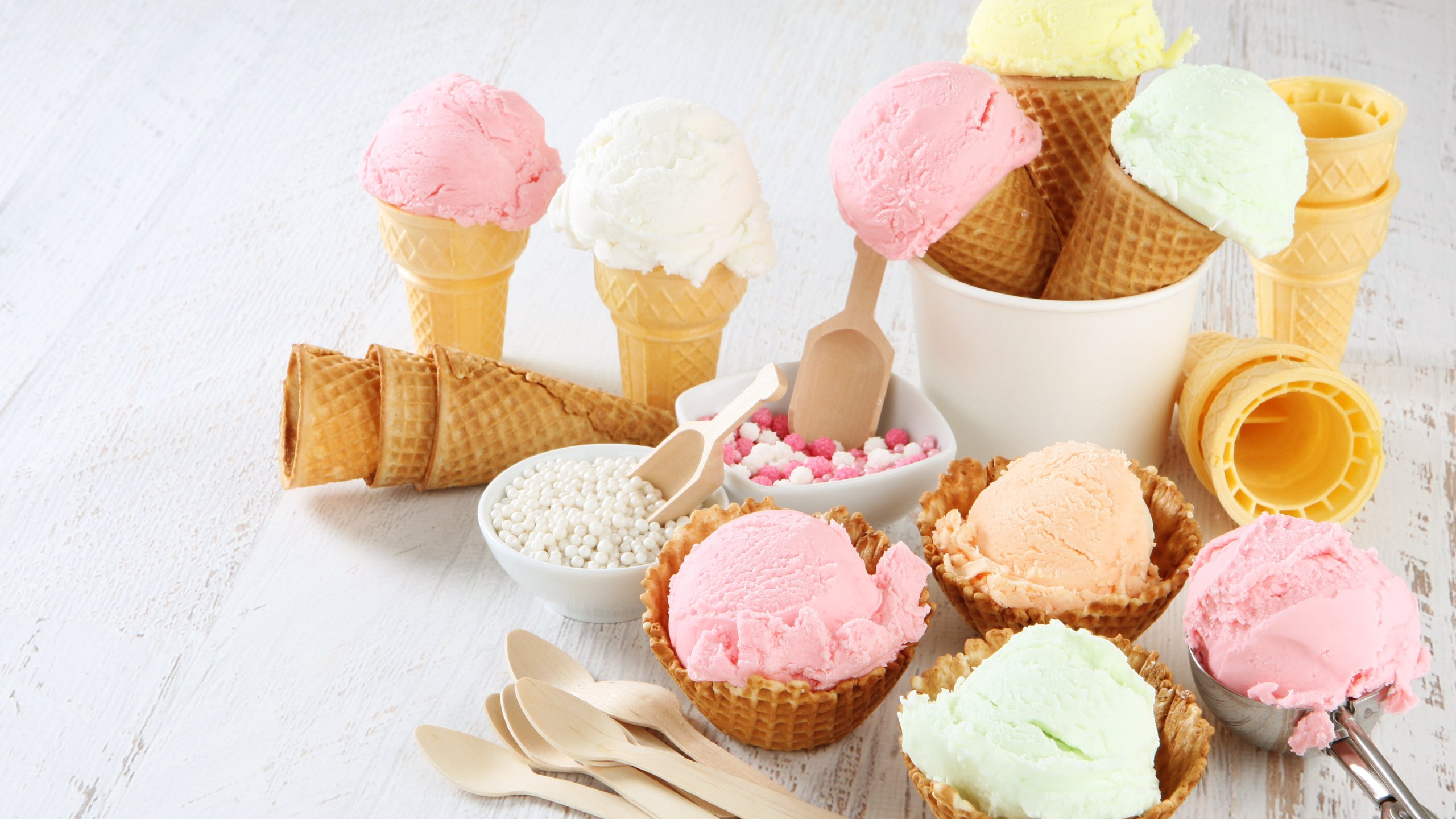 Обои мороженое, клубника, мороженное, десерт, вафля, вафли, ice cream, strawberry, dessert, wafer, waffles разрешение 3888x2592 Загрузить