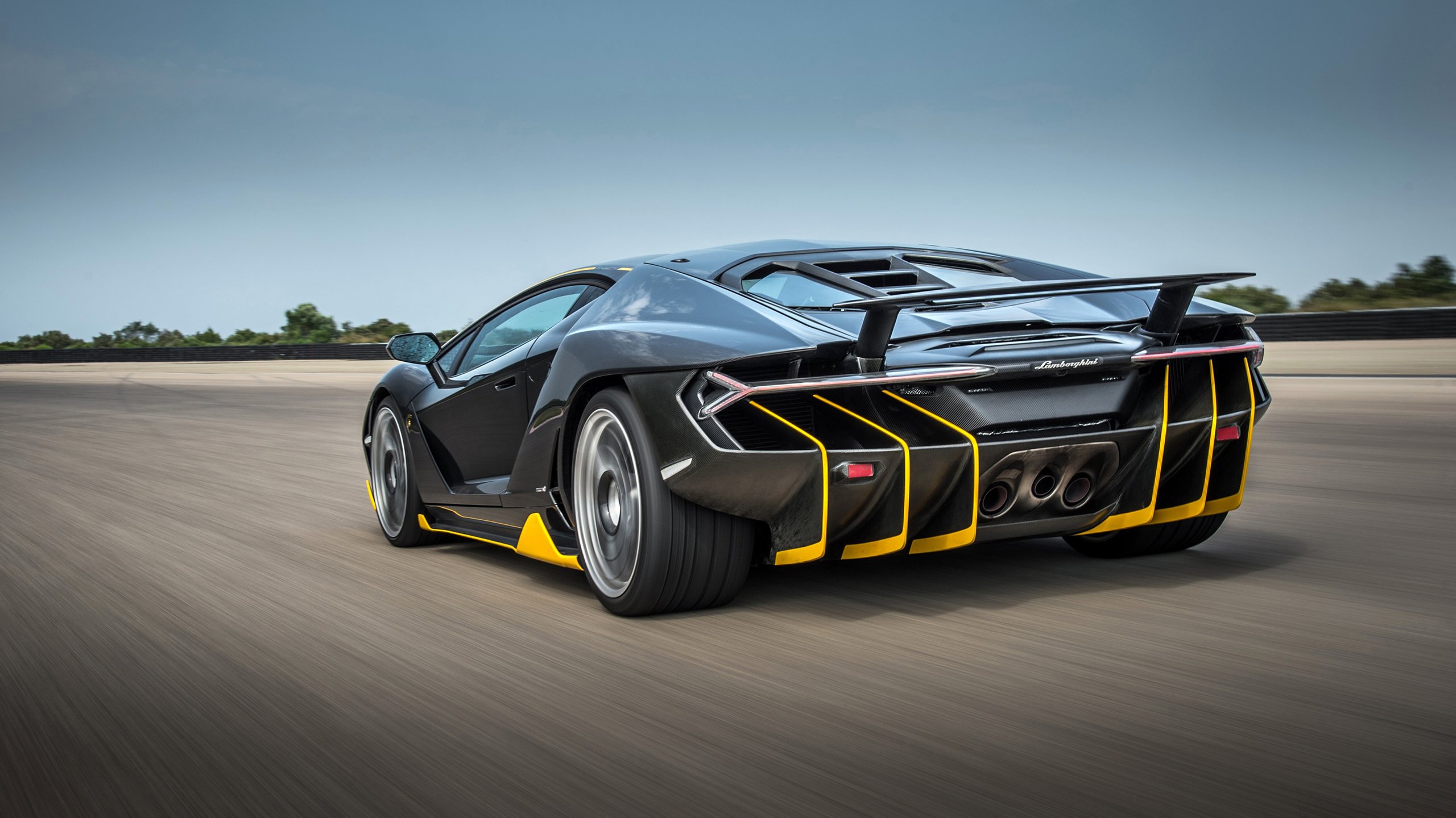 Спорткар Lamborghini Centenario