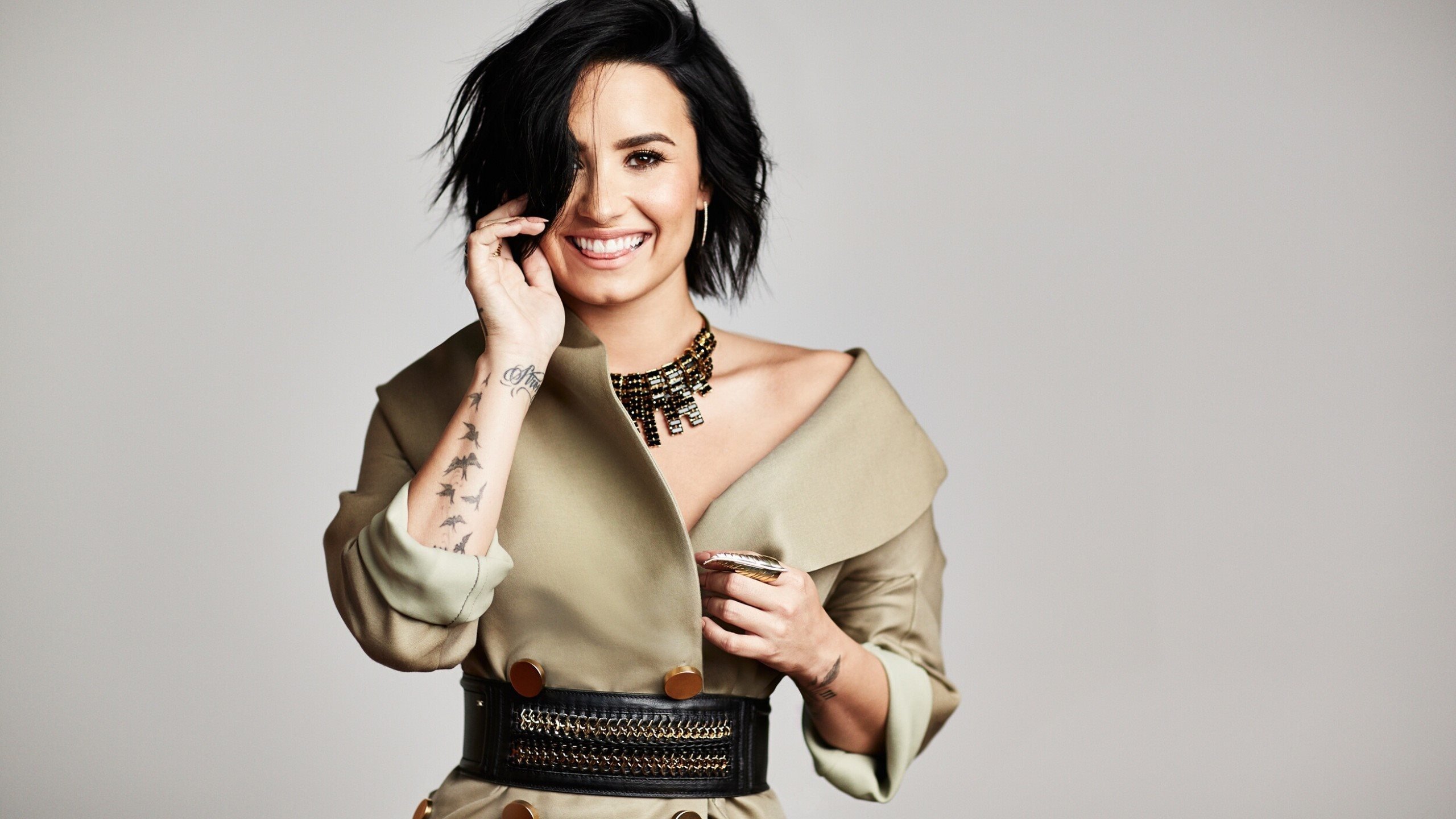 Обои улыбка, портрет, актриса, жакет, певица, деми ловато, smile, portrait, actress, jacket, singer, demi lovato разрешение 2560x1600 Загрузить