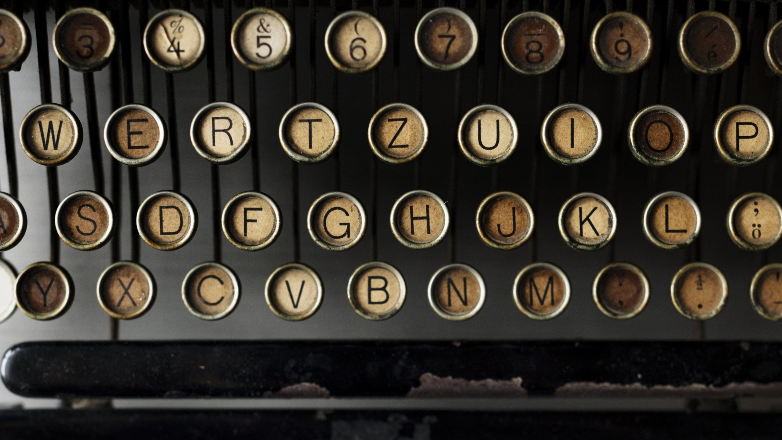 Обои ретро, буквы, клавиши, печатная машинка, retro, letters, keys, typewriter разрешение 3756x1571 Загрузить