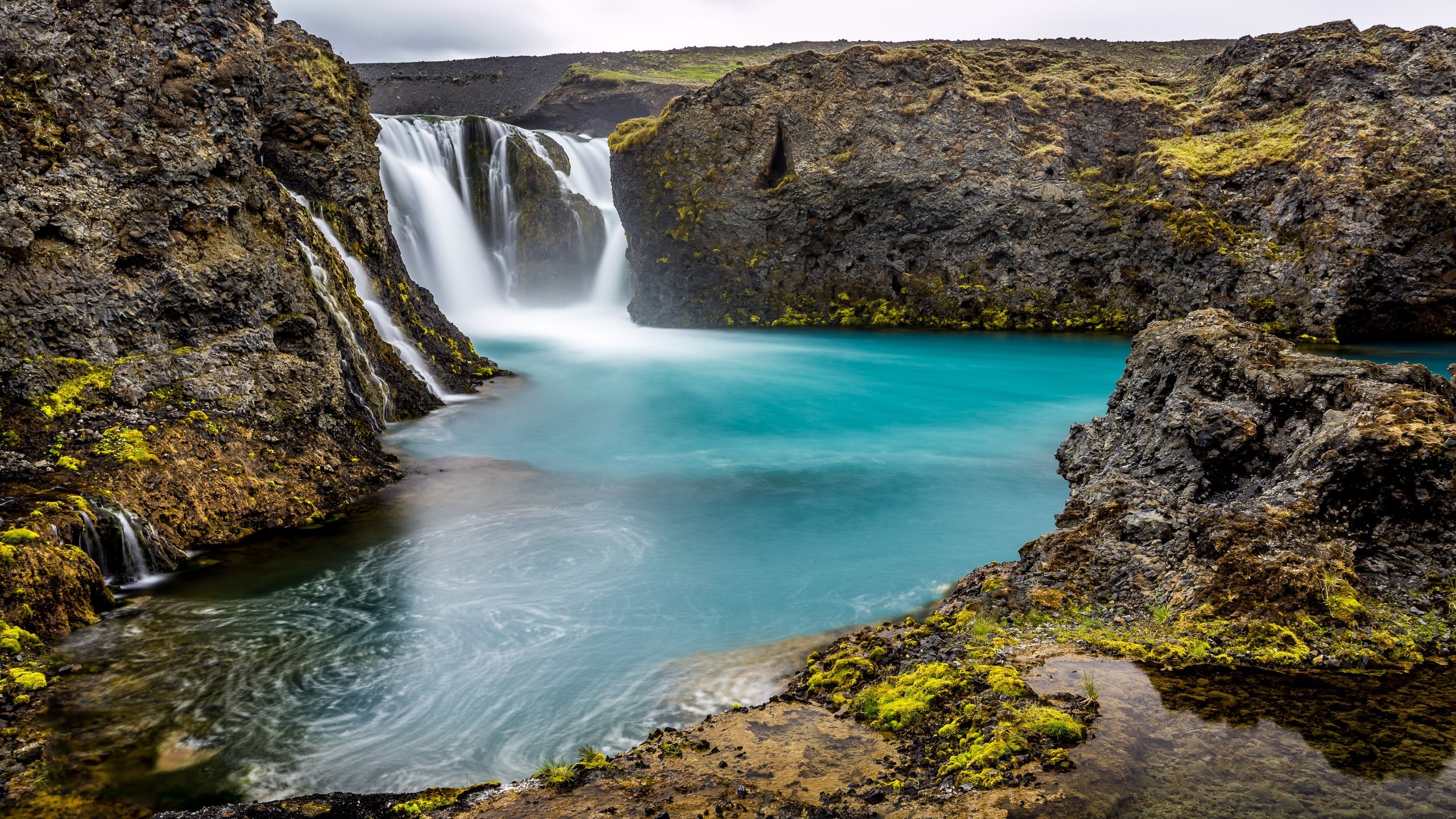 Обои скалы, камни, водопад, исландия, sigoldufoss, водопад сиголдуфосс, rocks, stones, waterfall, iceland разрешение 5240x3400 Загрузить