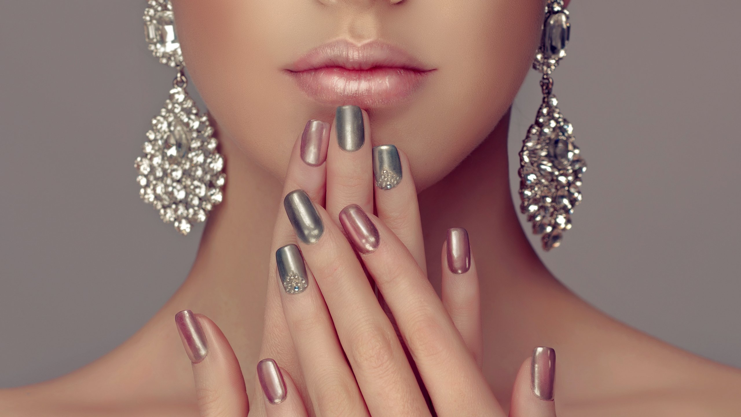 Обои девушка, губы, лицо, руки, маникюр, girl, lips, face, hands, manicure разрешение 3864x2882 Загрузить