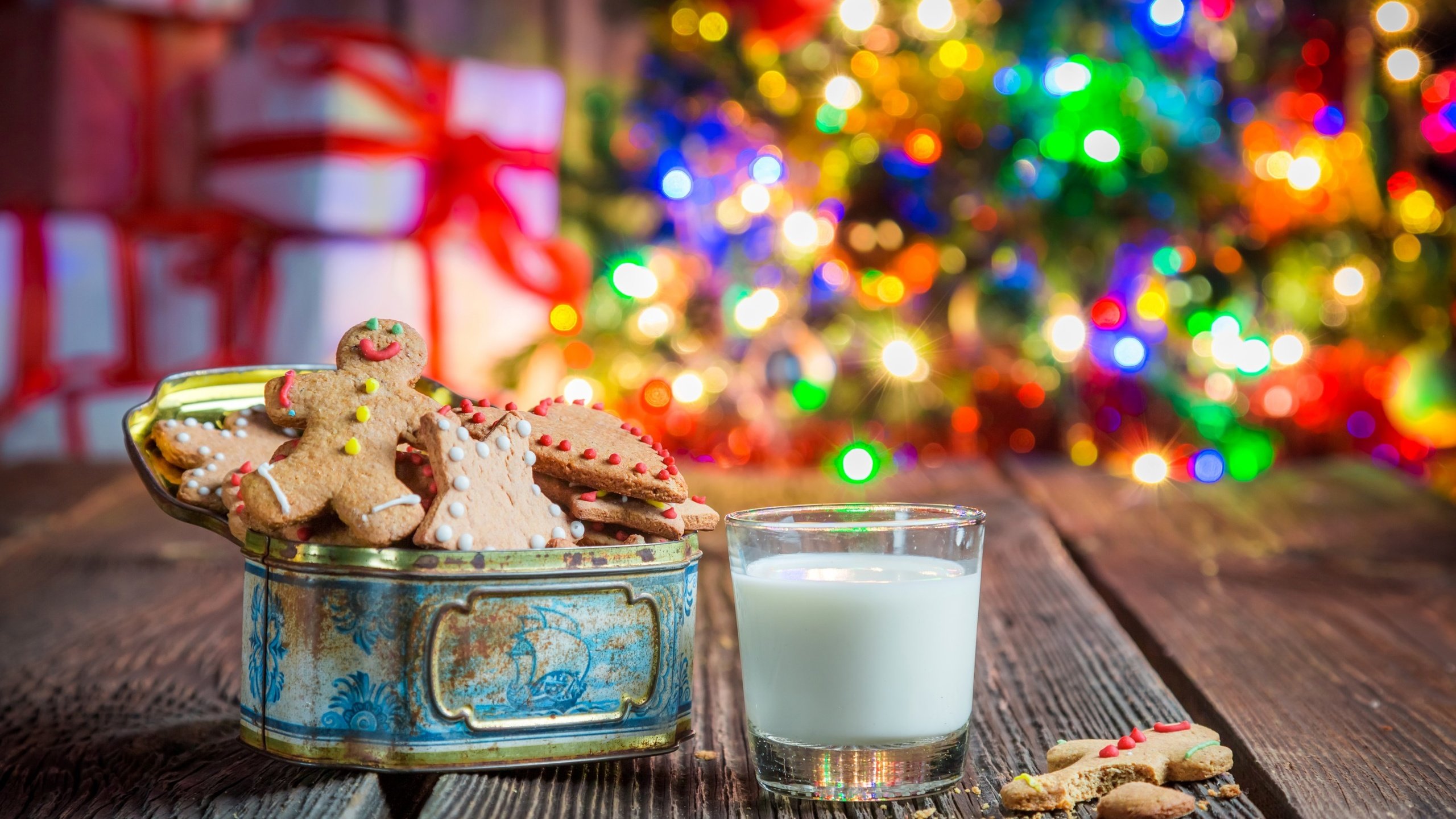 Обои новый год, елка, рождество, молоко, печенье, выпечка, new year, tree, christmas, milk, cookies, cakes разрешение 2880x1800 Загрузить