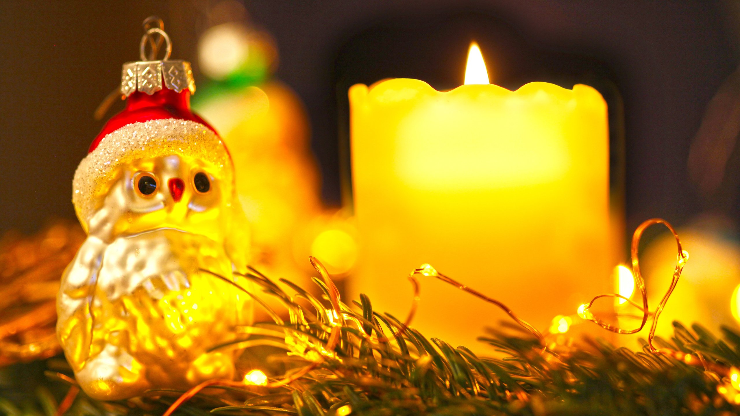 Обои новый год, снеговик, свеча, рождество, гирлянда, new year, snowman, candle, christmas, garland разрешение 3840x2400 Загрузить