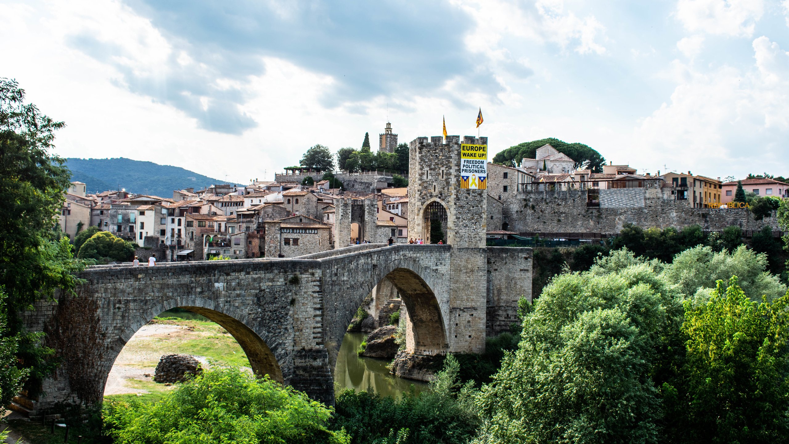 Обои besalú
catalunya, besalú
catalunya разрешение 6000x4000 Загрузить