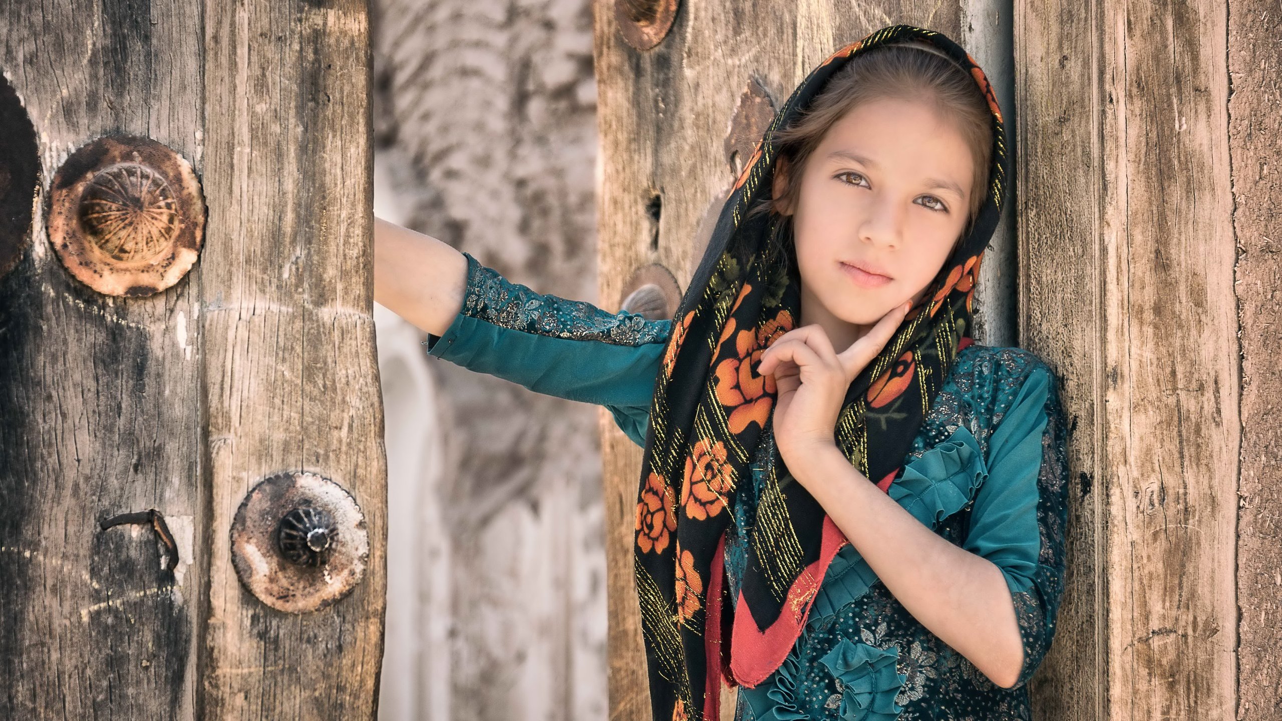 Обои портрет, дети, девочка, ребенок, платок, иран, portrait, children, girl, child, shawl, iran разрешение 6867x4578 Загрузить