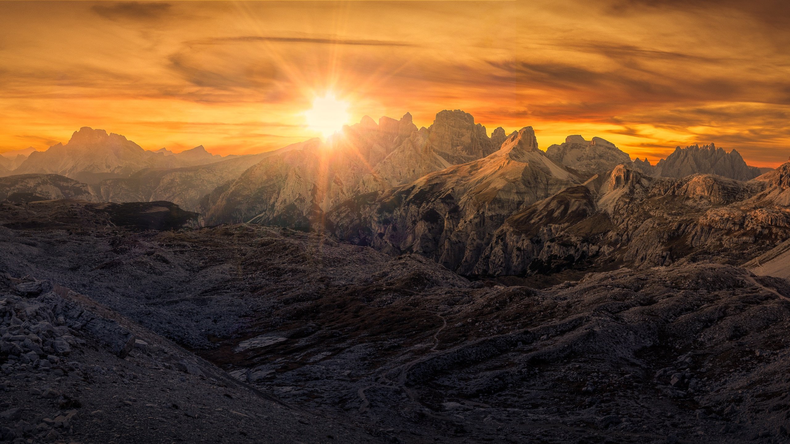 Обои горы, скалы, солнце, закат, панорама, доломиты, mountains, rocks, the sun, sunset, panorama, the dolomites разрешение 5065x1974 Загрузить