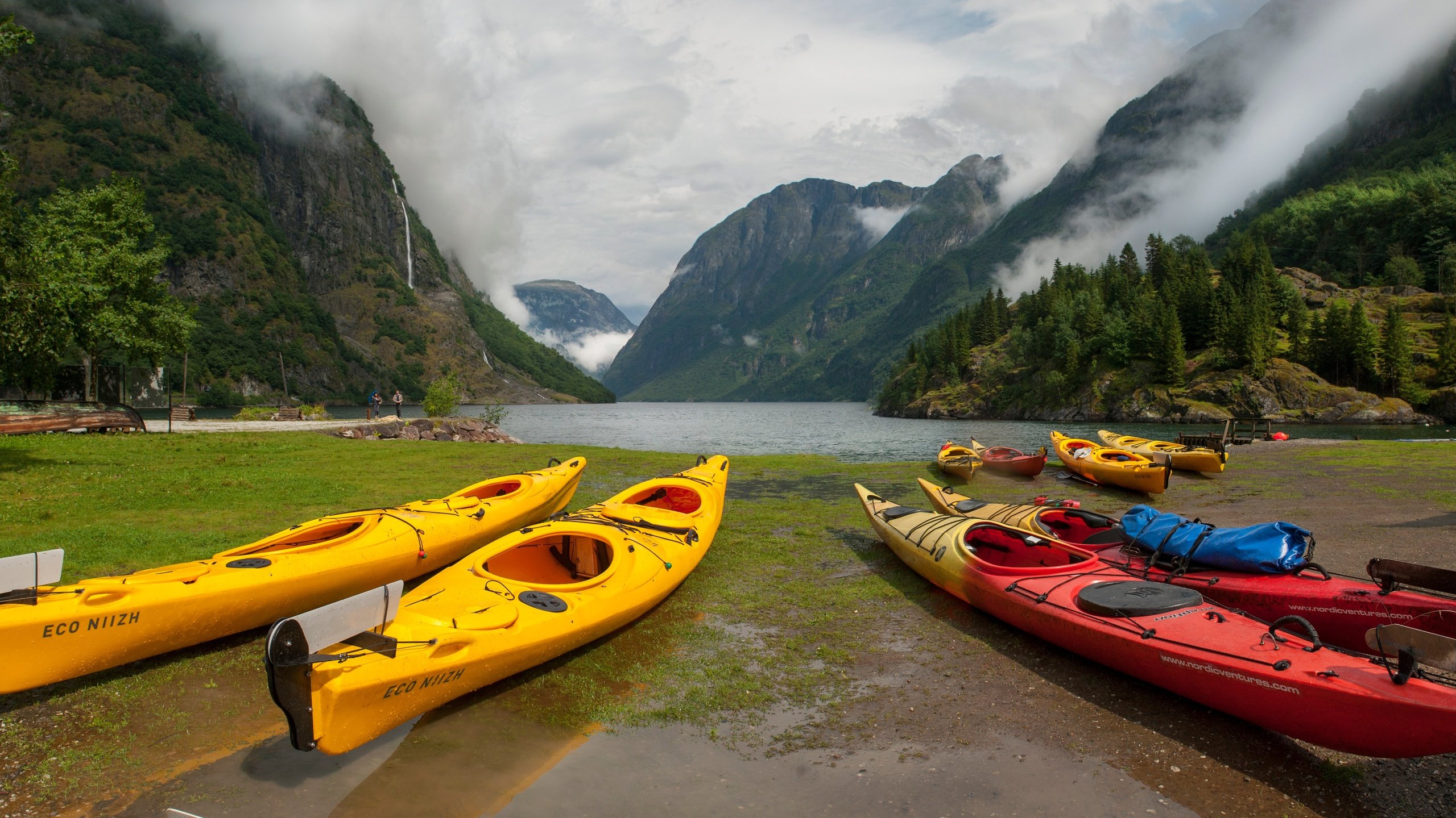 Обои облака, горы, лодки, норвегия, фьорд, clouds, mountains, boats, norway, the fjord разрешение 5120x2420 Загрузить