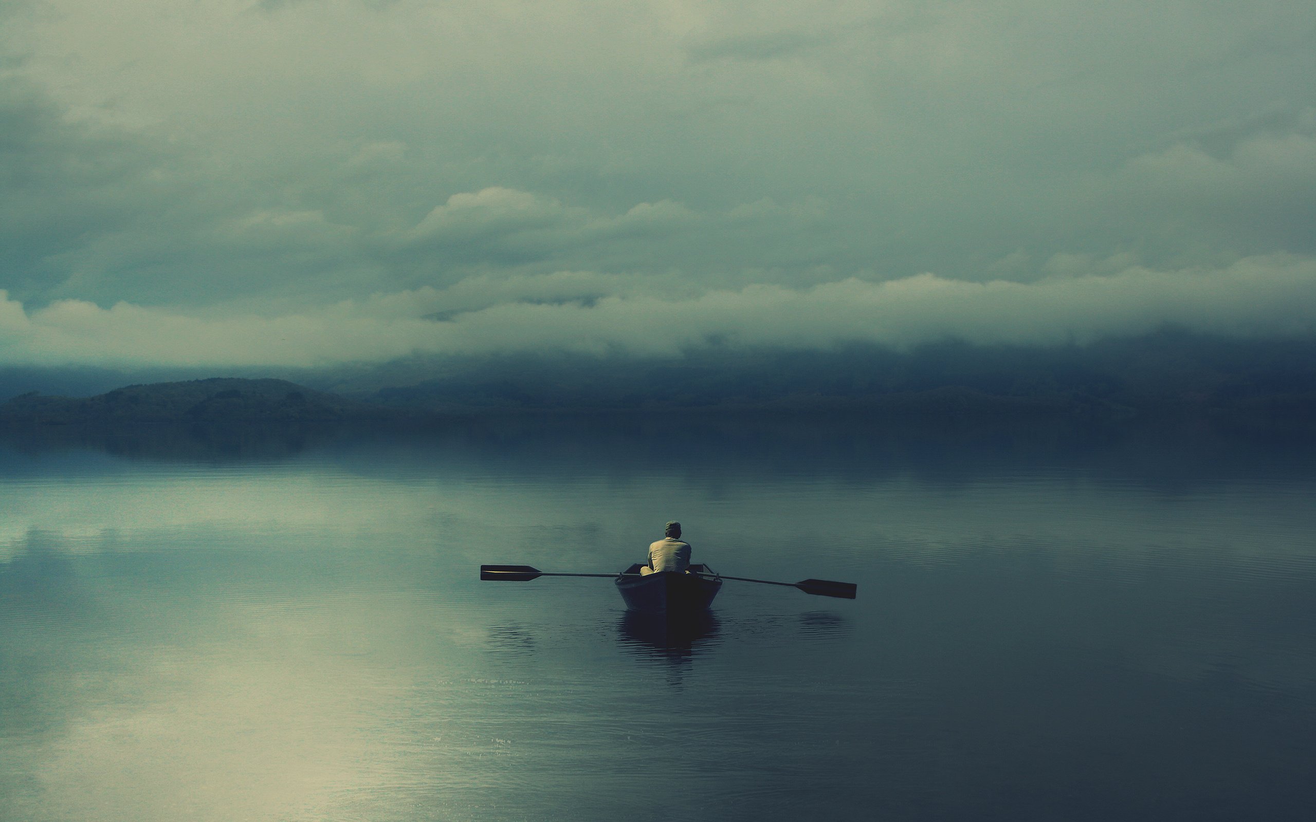 Обои озеро, одиночество, лодочник, мгла, lake, loneliness, the boatman, haze разрешение 2560x1707 Загрузить