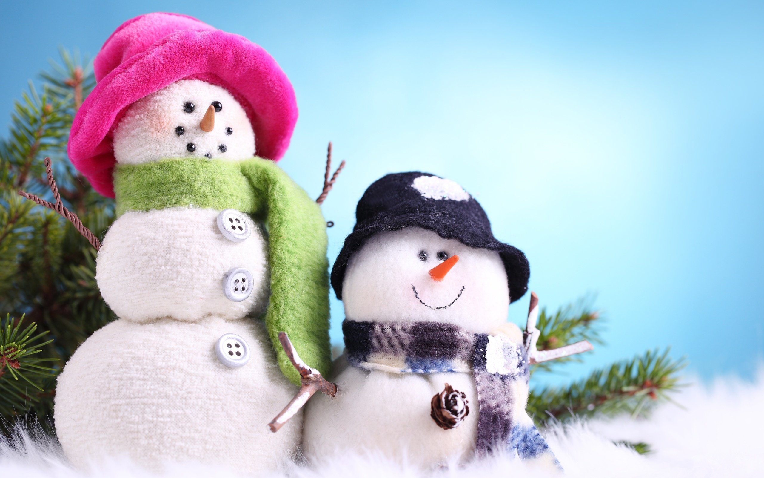 Обои новый год, зима, снеговики, snowmans, улыбчивые, new year, winter, snowmen, smiling разрешение 5616x3744 Загрузить