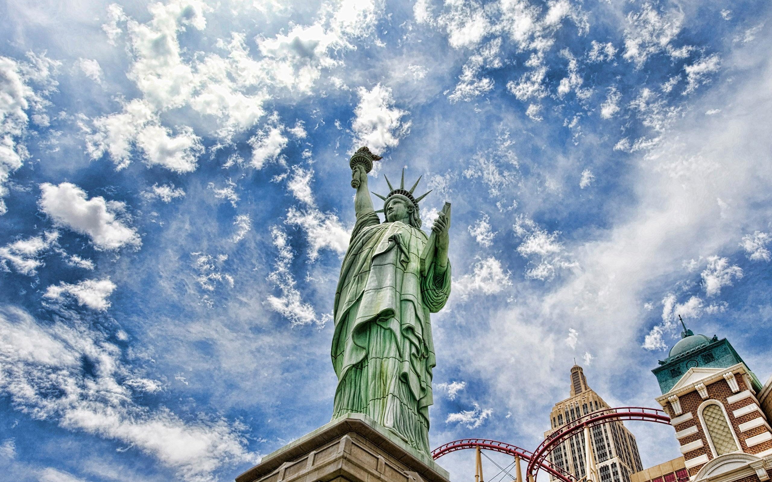 Обои небо, сша, статуя свободы, the sky, usa, the statue of liberty разрешение 2560x1880 Загрузить