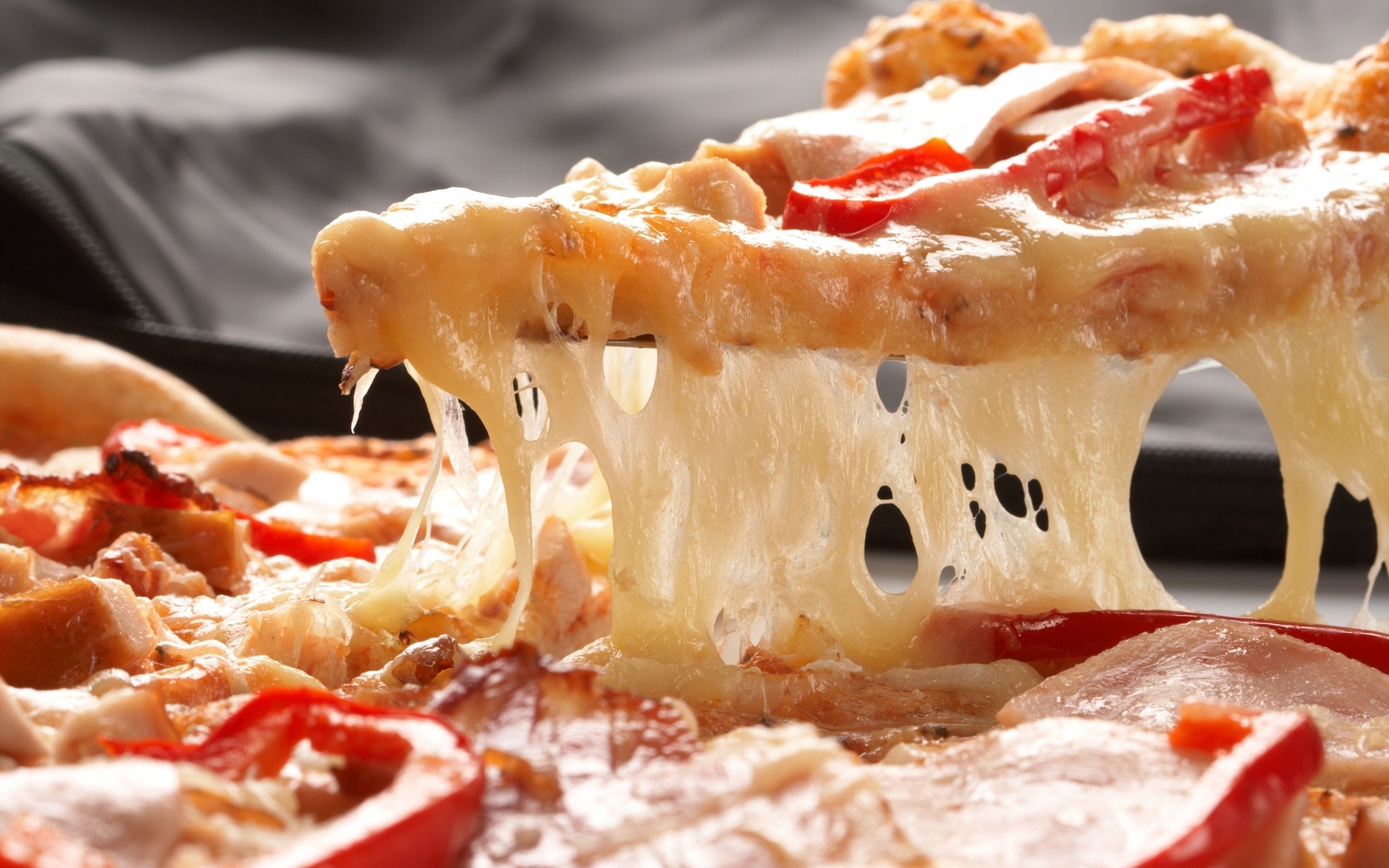 Обои сыр, выпечка, помидоры, пицца, паприка, ветчина, cheese, cakes, tomatoes, pizza, paprika, ham разрешение 3888x2592 Загрузить