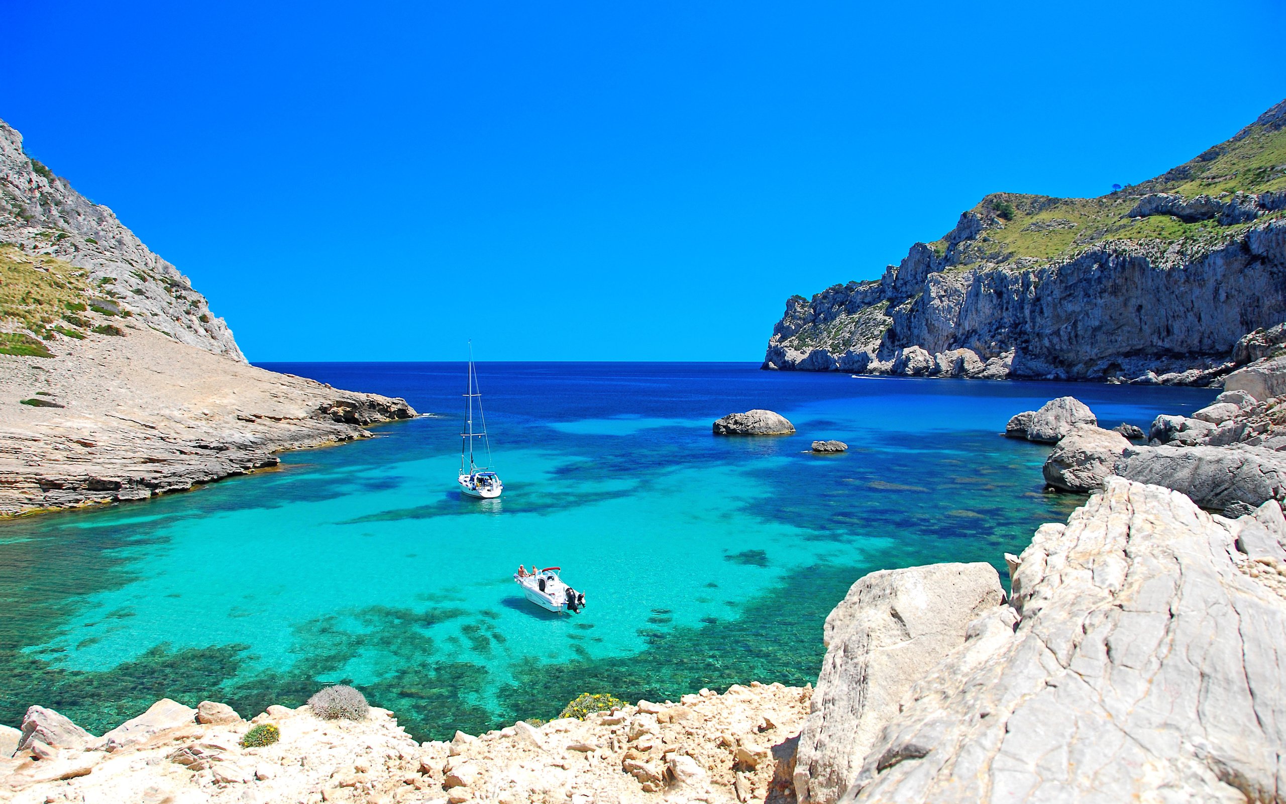 Обои скалы, море, лодки, бухта, rocks, sea, boats, bay разрешение 3887x2613 Загрузить