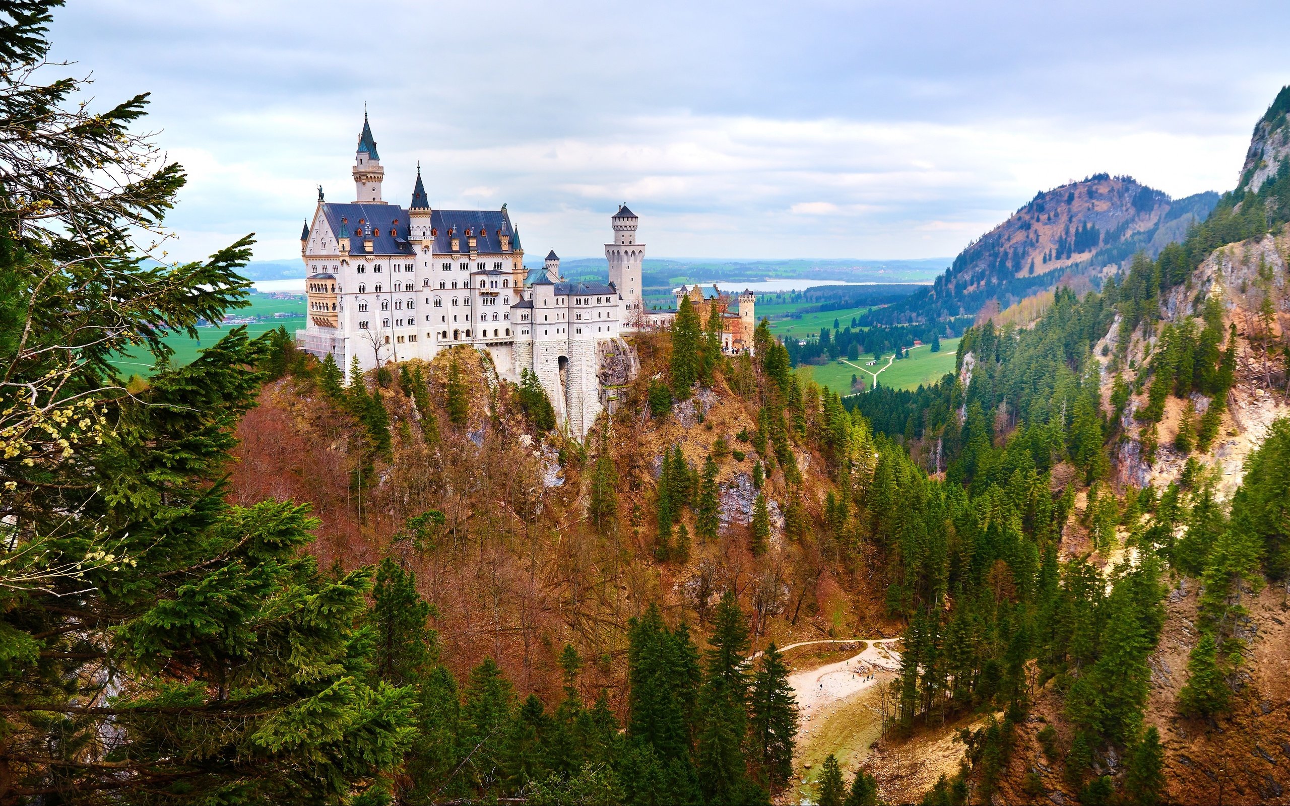 Обои скала, германия, бавария, замок нойшванштайн, rock, germany, bayern, neuschwanstein castle разрешение 3840x2345 Загрузить