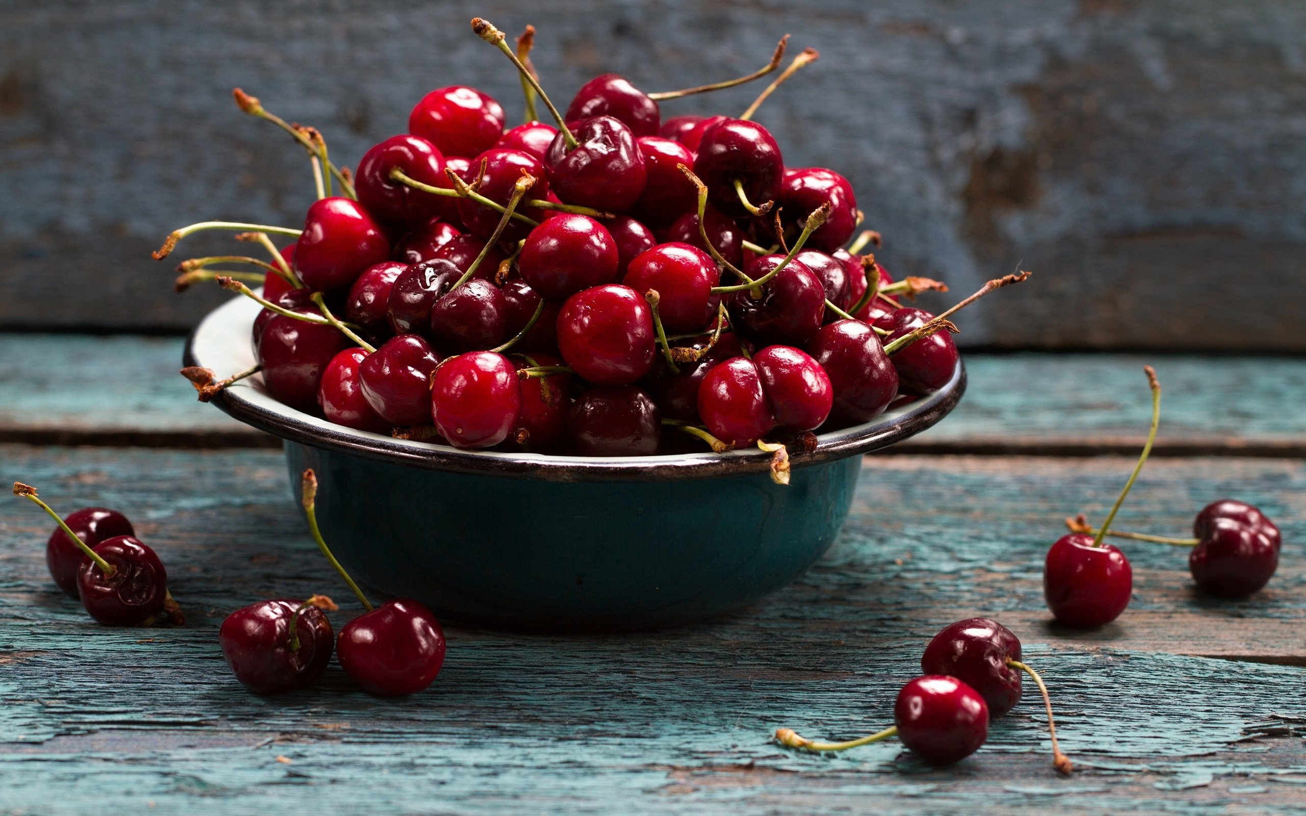 Обои черешня, спелая, ягоды, вишня, сочная, миска, cherry, ripe, berries, juicy, bowl разрешение 2880x1920 Загрузить