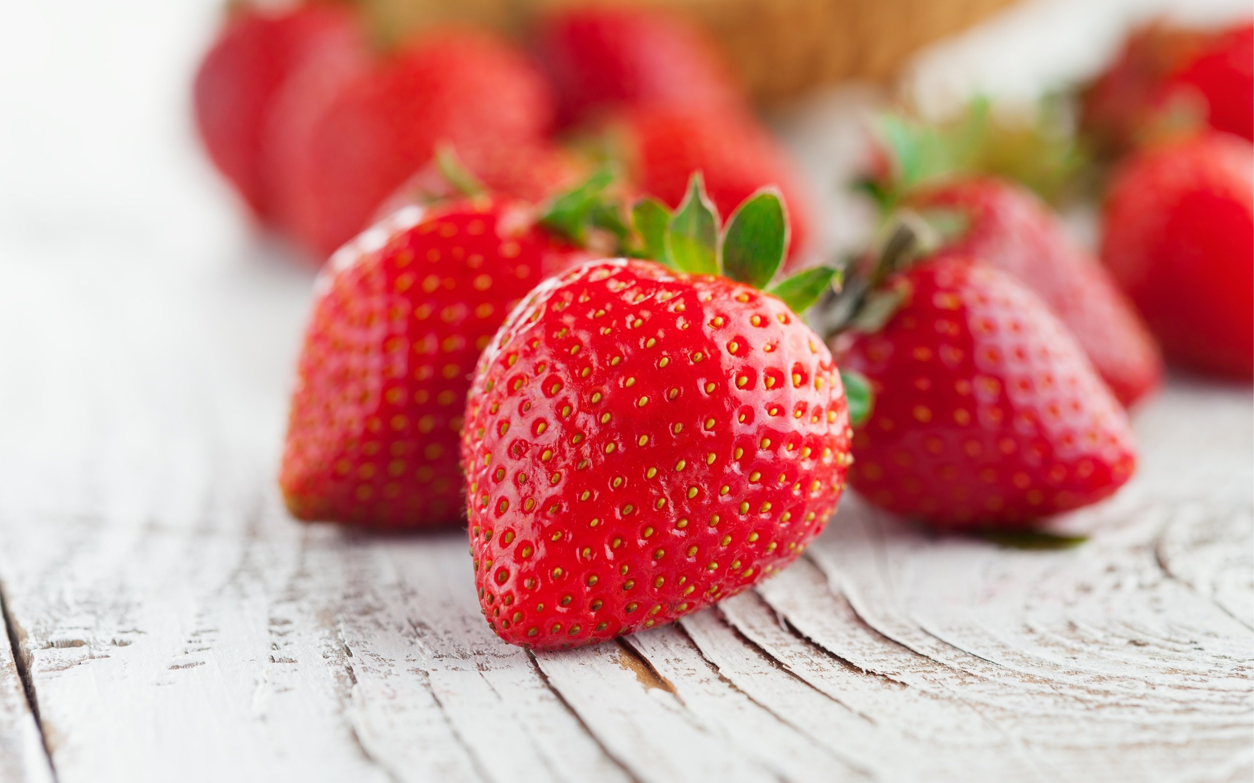 Обои красная, клубника, спелая, ягоды, лесные ягоды, краcный, парное, сладенько, red, strawberry, ripe, berries, fresh, sweet разрешение 5530x3687 Загрузить