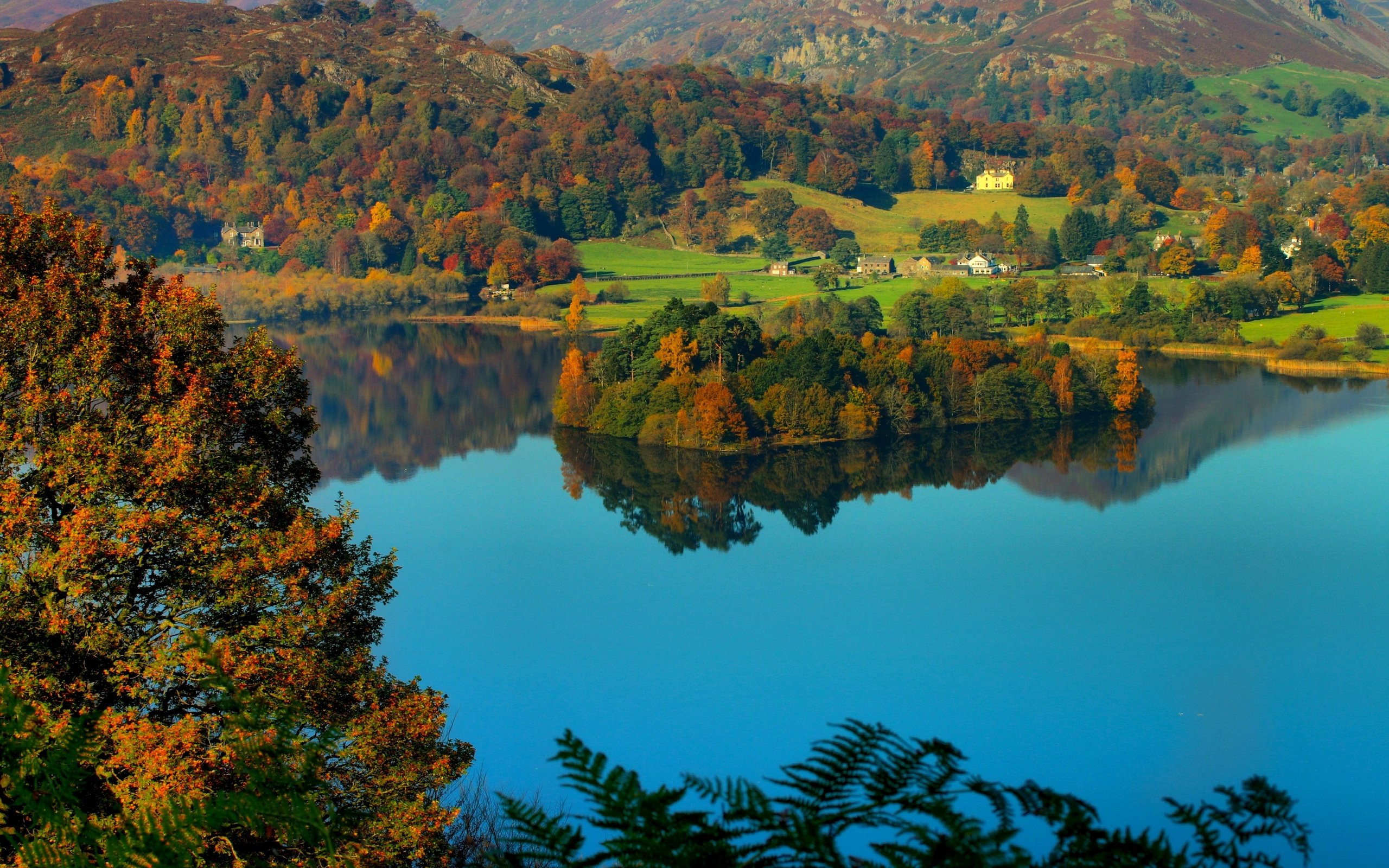 Обои озеро, helm crag, озеро грасмир, холмы, деревня грасмир, осень, камбрия, деревня, фьельды, англия, остров, озёрный край, lake district national park, grasmere village, lake, lake grasmere, hills, the village of grasmere, autumn, cumbria, village, the fells, england, island, the lake district разрешение 2881x1920 Загрузить