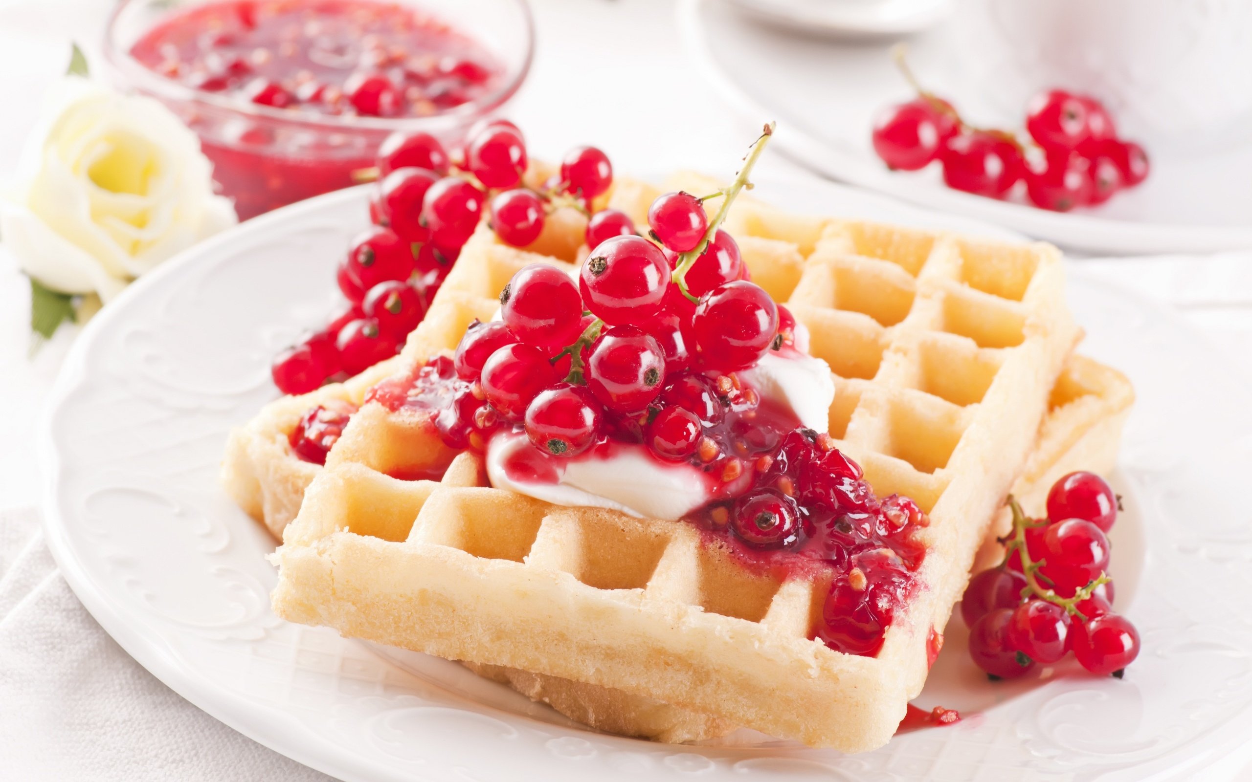 Обои крем для торта, десерт, смородина, вафли, cream cake, dessert, currants, waffles разрешение 5140x3415 Загрузить