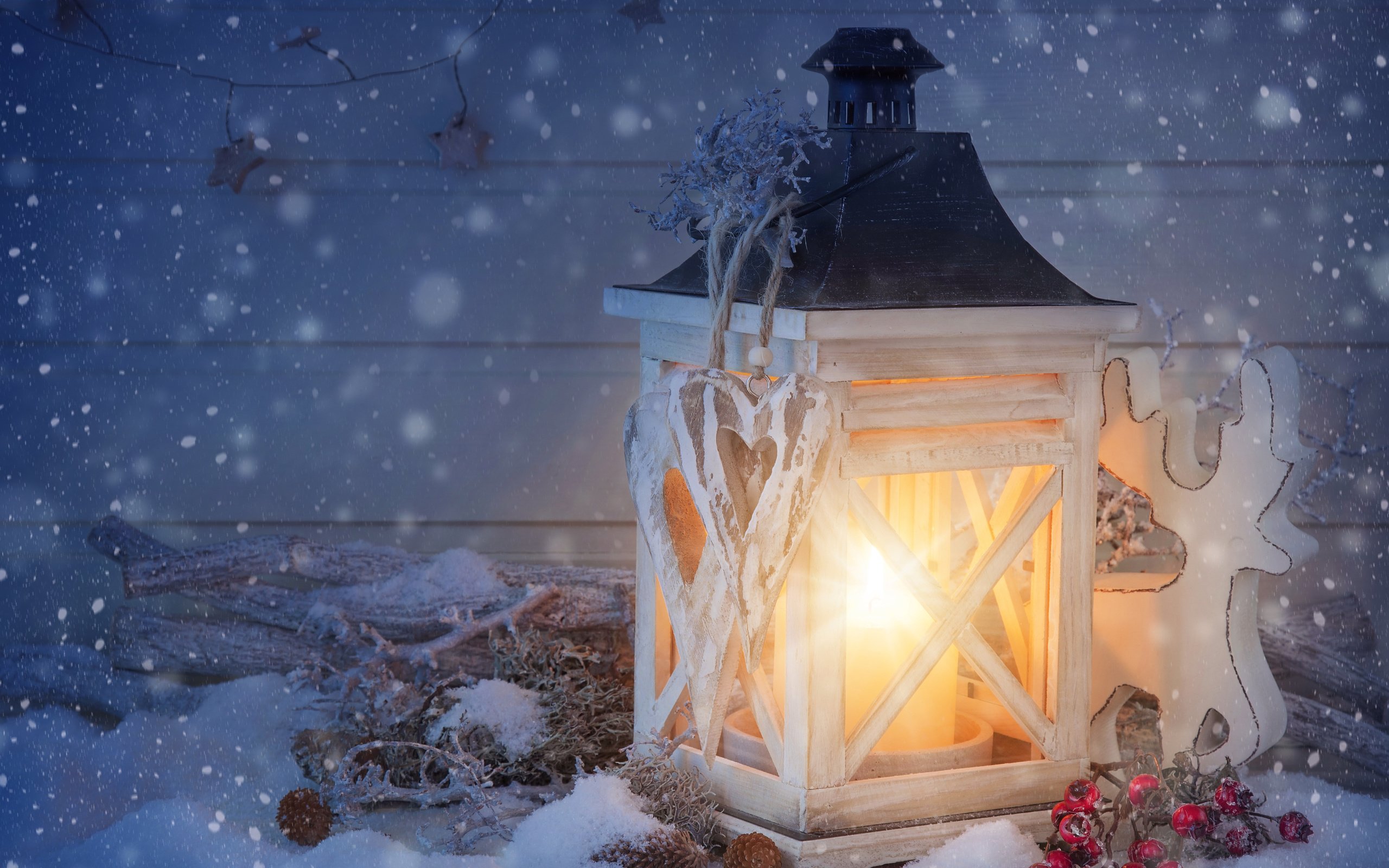 Обои свет, снег, новый год, олень, игрушка, фонарь, свеча, фонарик, light, snow, new year, deer, toy, lantern, candle, flashlight разрешение 4878x3642 Загрузить