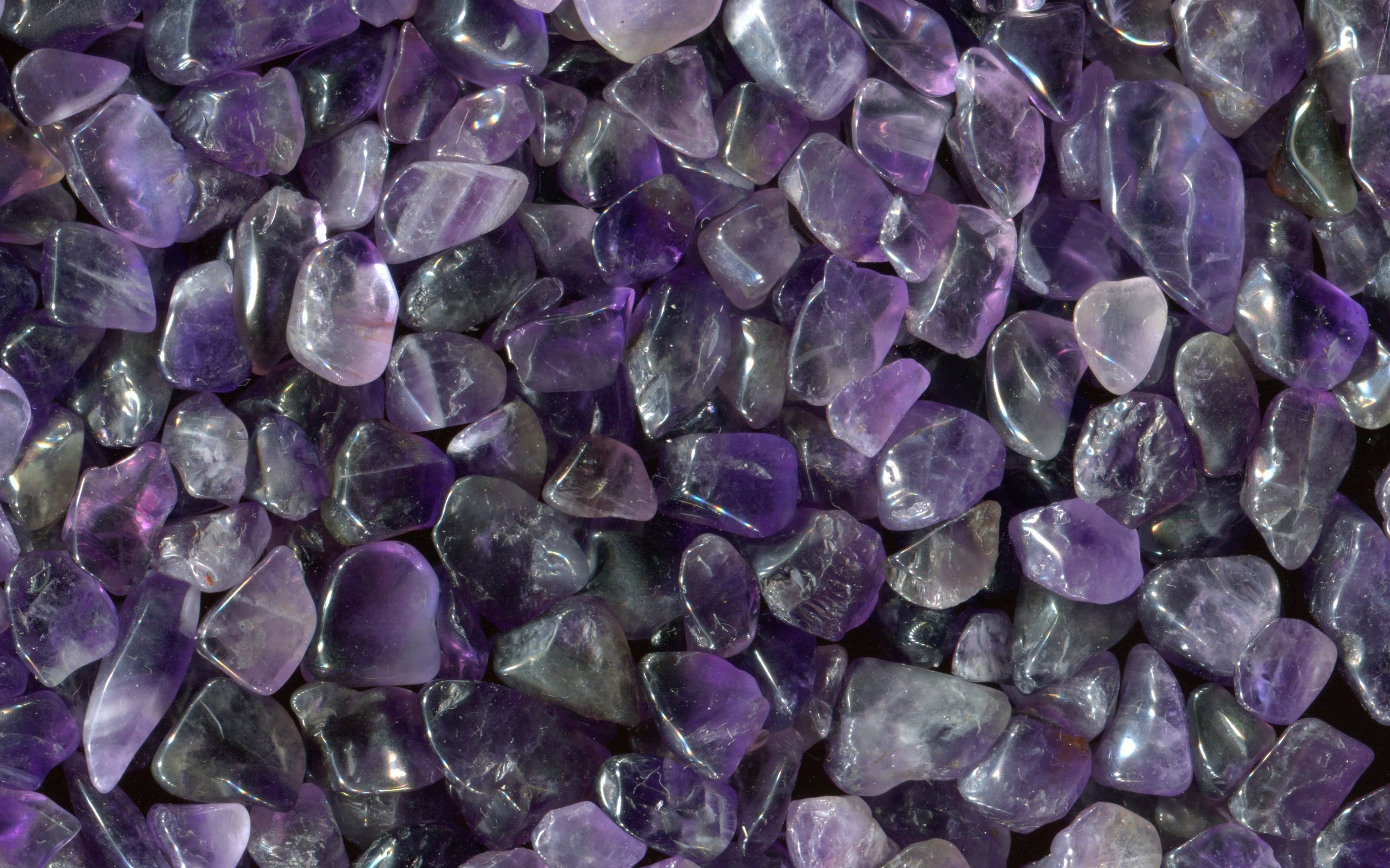 Фиолетовый камень на столешницу