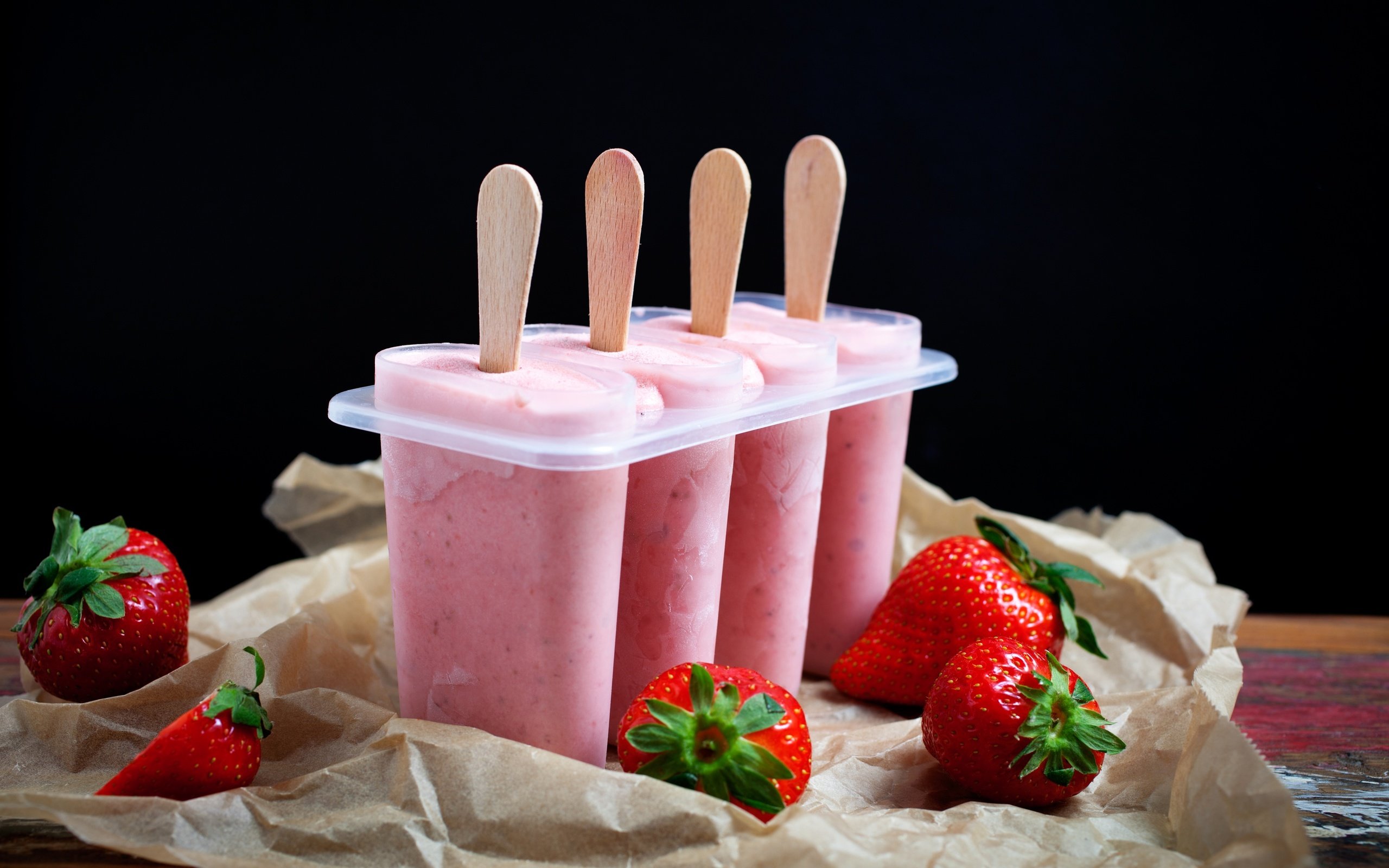 Обои мороженое, клубника, ягоды, десерт, фруктовое мороженое, ice cream, strawberry, berries, dessert, popsicles разрешение 3464x2309 Загрузить