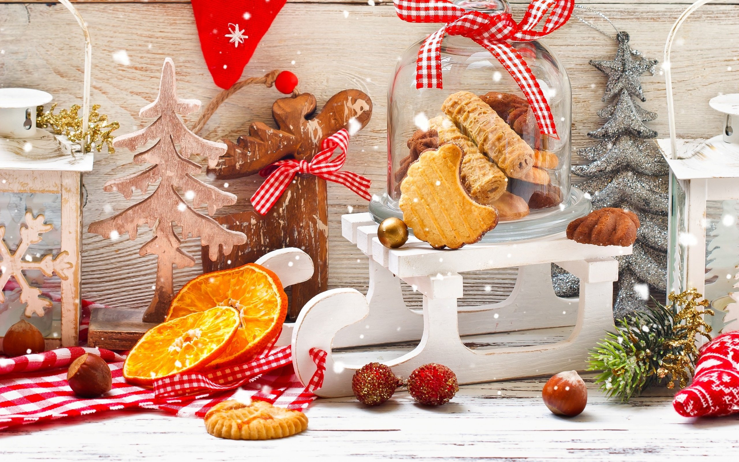 Обои новый год, рождество, елочные украшения, печенье, new year, christmas, christmas decorations, cookies разрешение 2880x1800 Загрузить